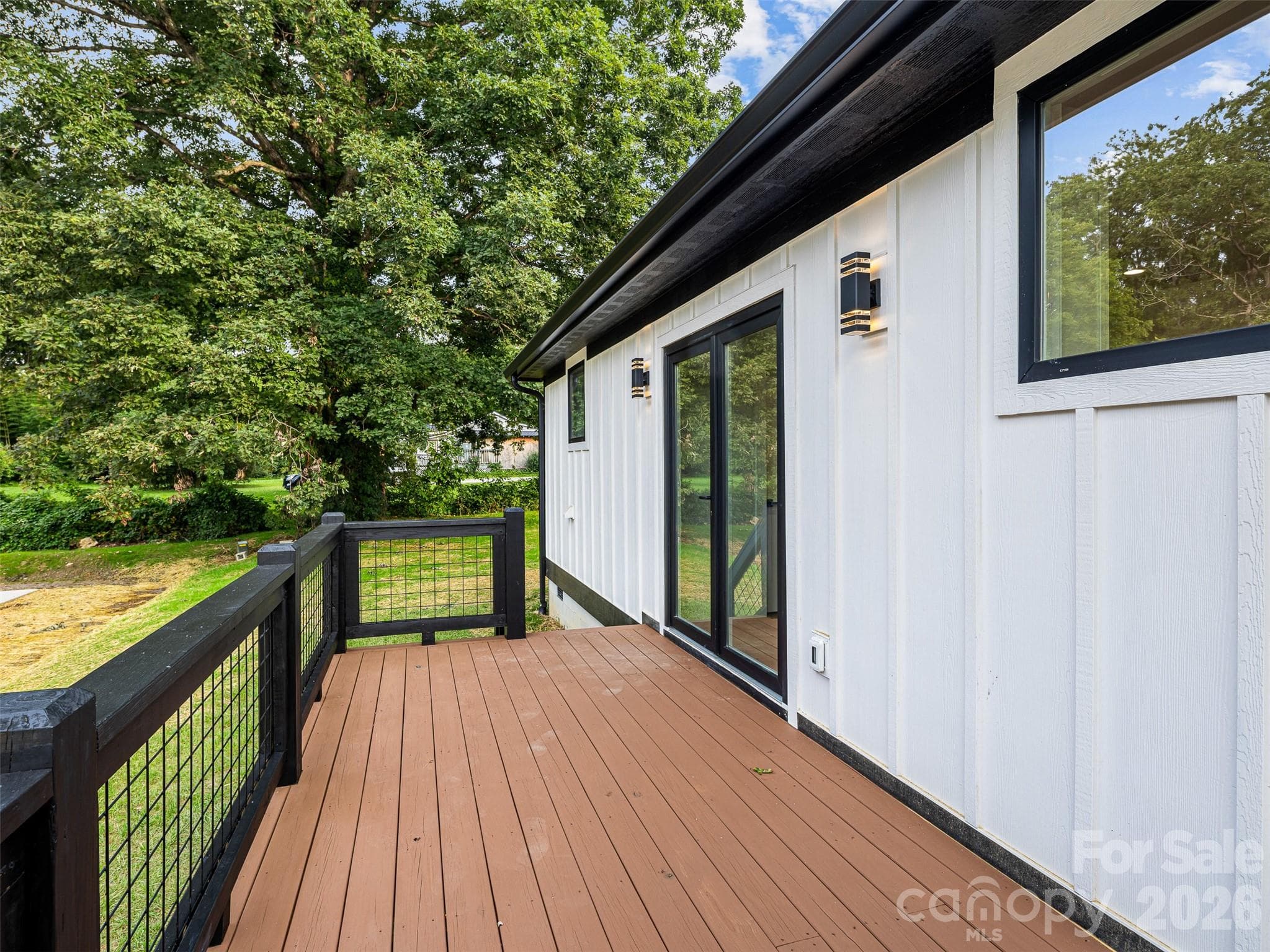 Single Family Residence at 902 Narva Road, Hendersonville, photo 37 of 48