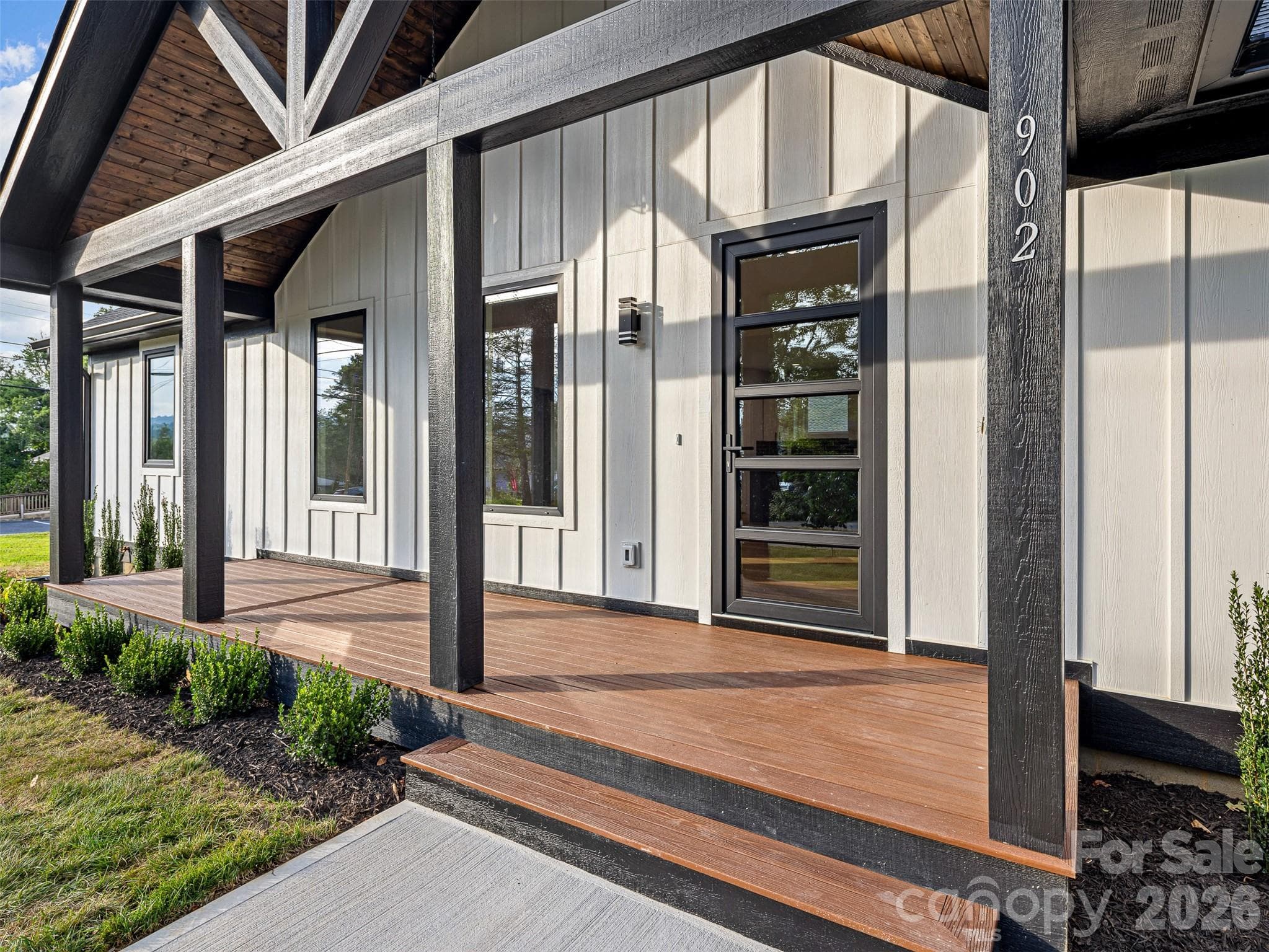 Single Family Residence at 902 Narva Road, Hendersonville, photo 38 of 48