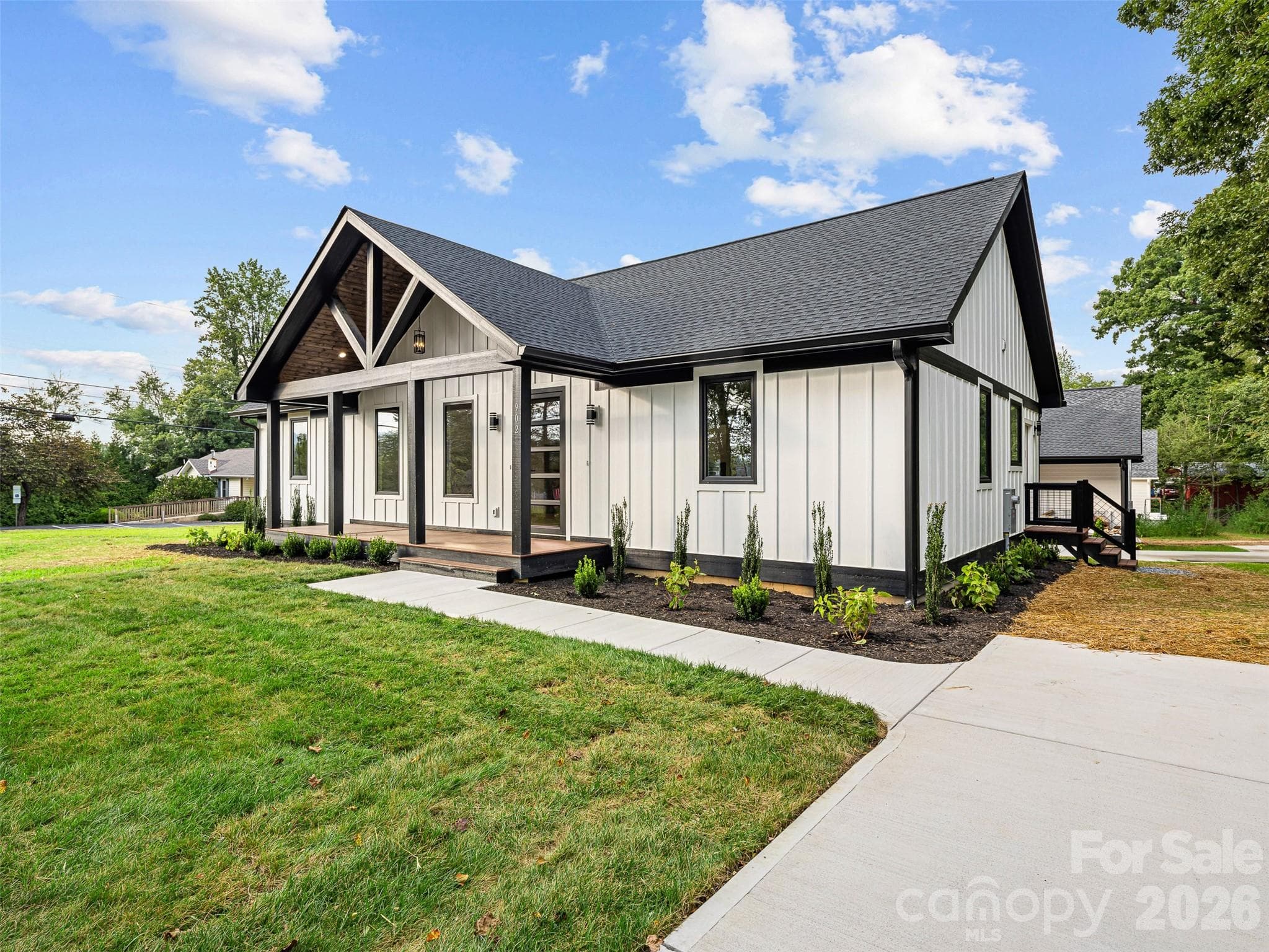 Single Family Residence at 902 Narva Road, Hendersonville, photo 42 of 48