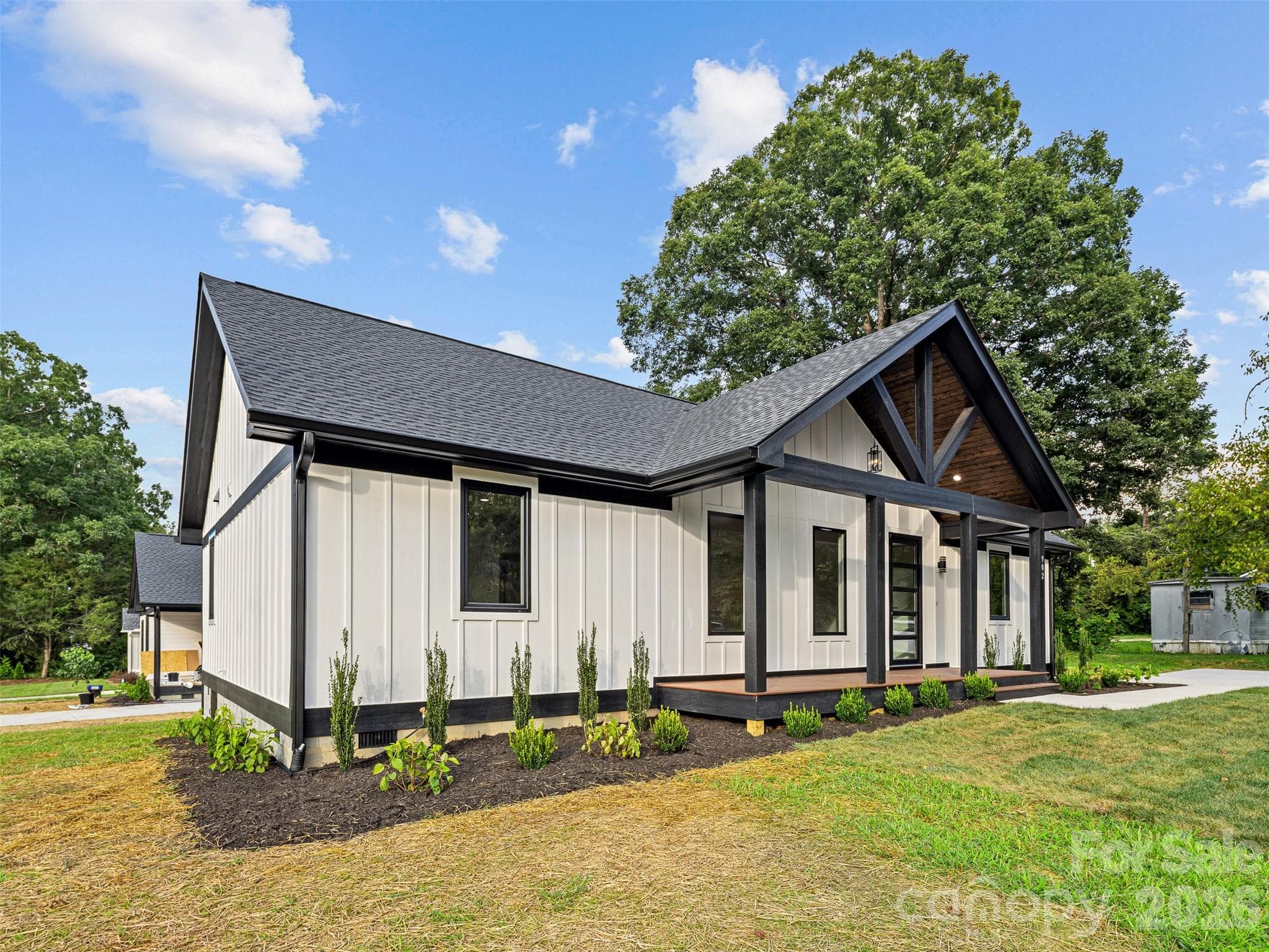 Single Family Residence at 902 Narva Road, Hendersonville, photo 43 of 48