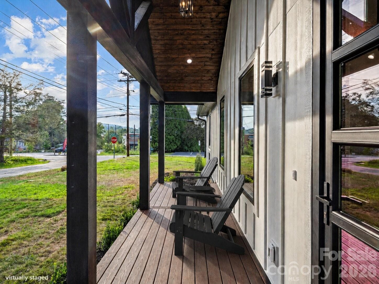 Single Family Residence at 902 Narva Road, Hendersonville, photo 6 of 48