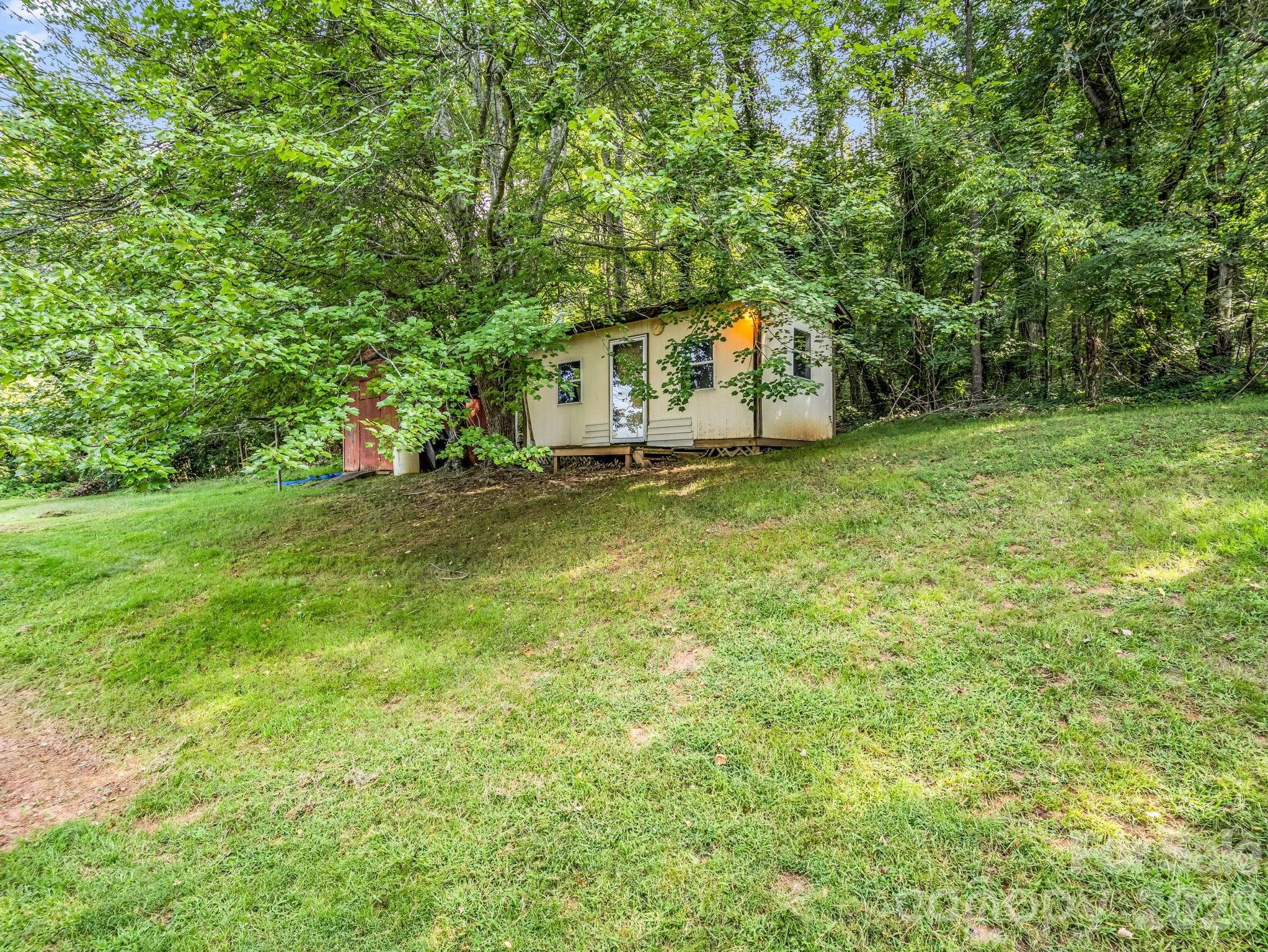 Single Family Residence at 375 Bee Tree Road, Swannanoa, photo 7 of 26