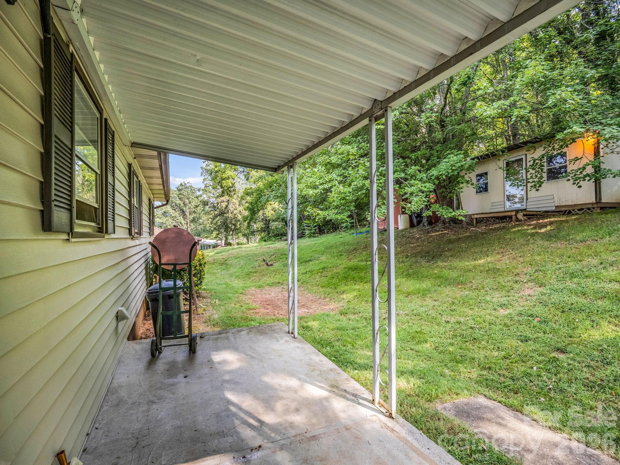 Single Family Residence at 375 Bee Tree Road, Swannanoa, photo 8 of 26