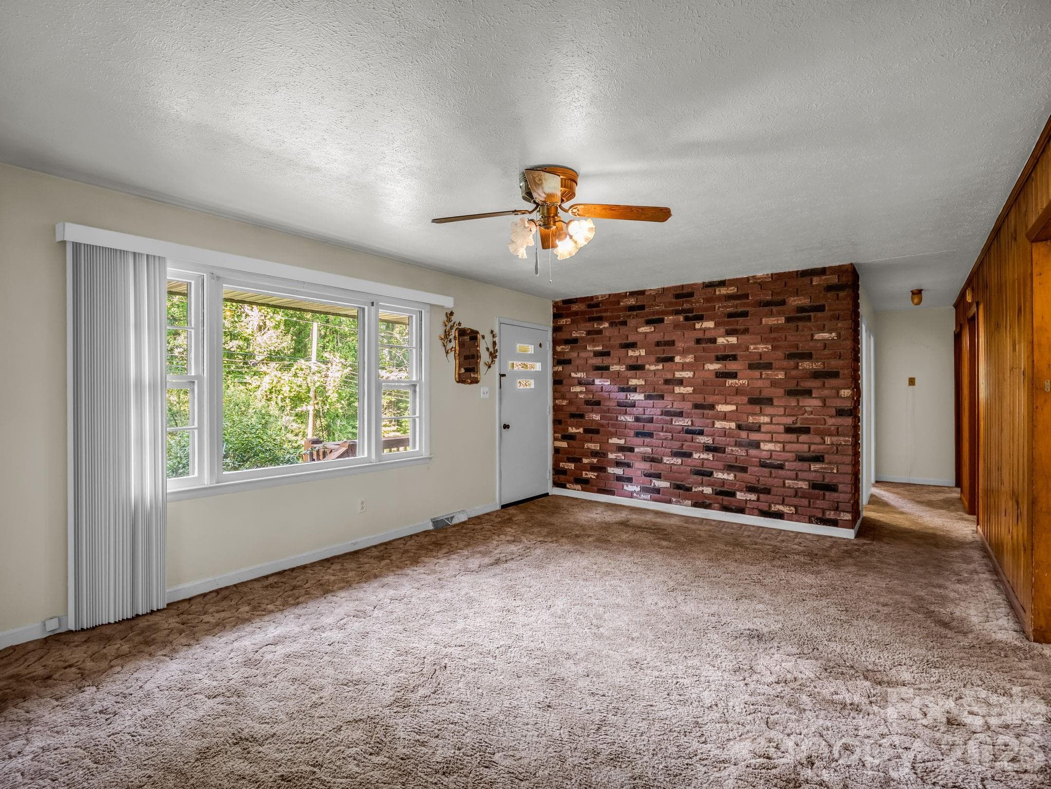 Single Family Residence at 375 Bee Tree Road, Swannanoa, photo 12 of 26