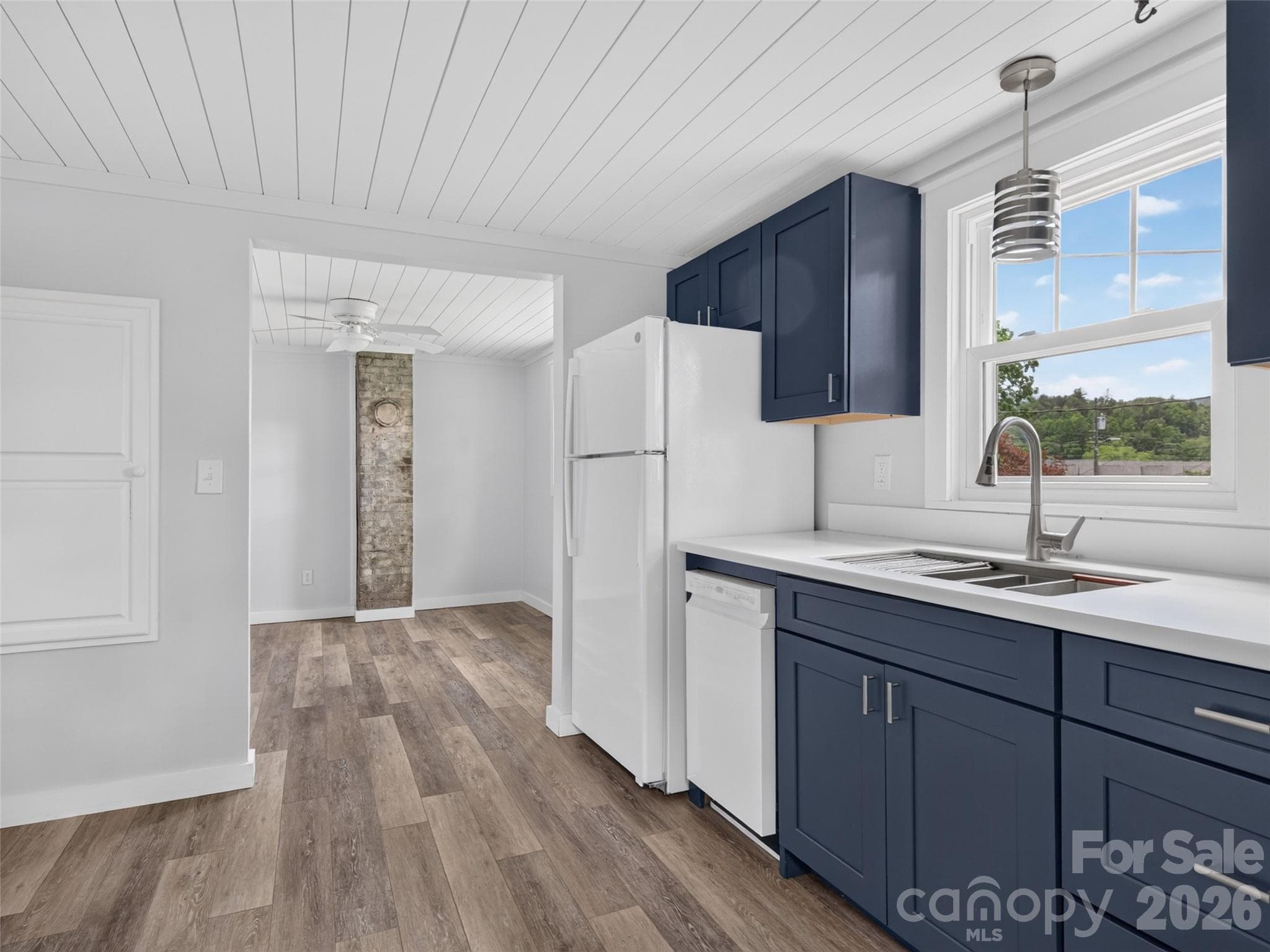 Single Family Residence at 250 Oakdale Street, Brevard, photo 11 of 39