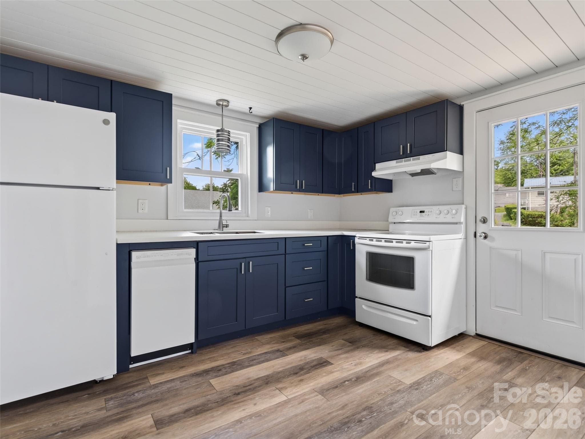 Single Family Residence at 250 Oakdale Street, Brevard, photo 12 of 39