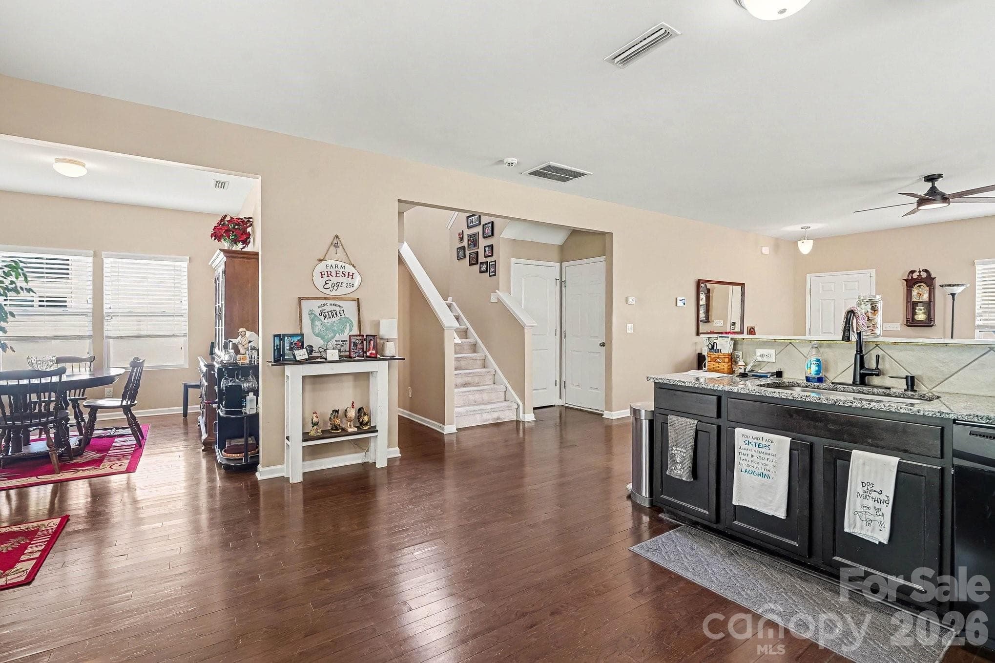 Single Family Residence at 7420 Edgefield Court, Matthews, photo 10 of 37