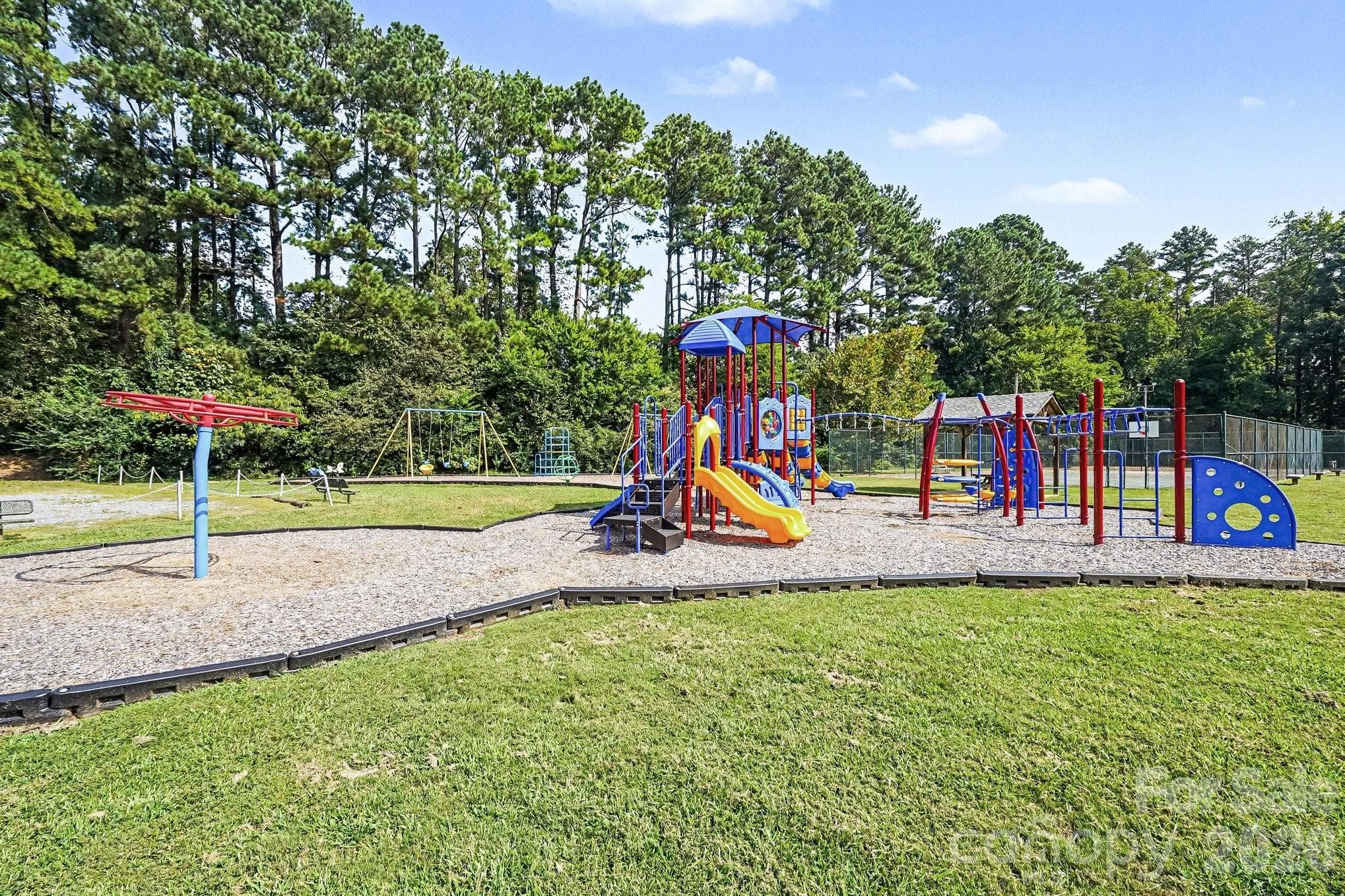Single Family Residence at 7420 Edgefield Court, Matthews, photo 32 of 37