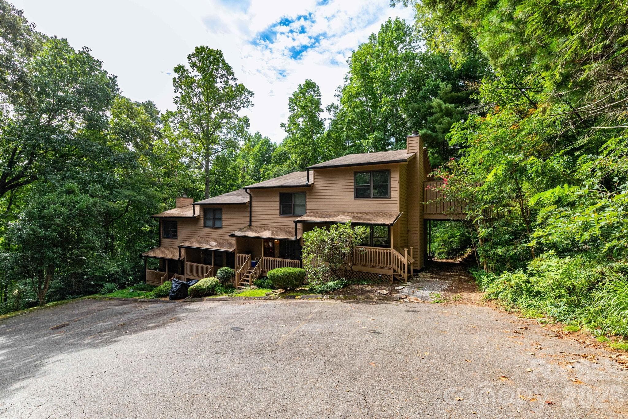 Townhouse at 404 Buck Cove Terrace, Asheville, photo 2 of 23