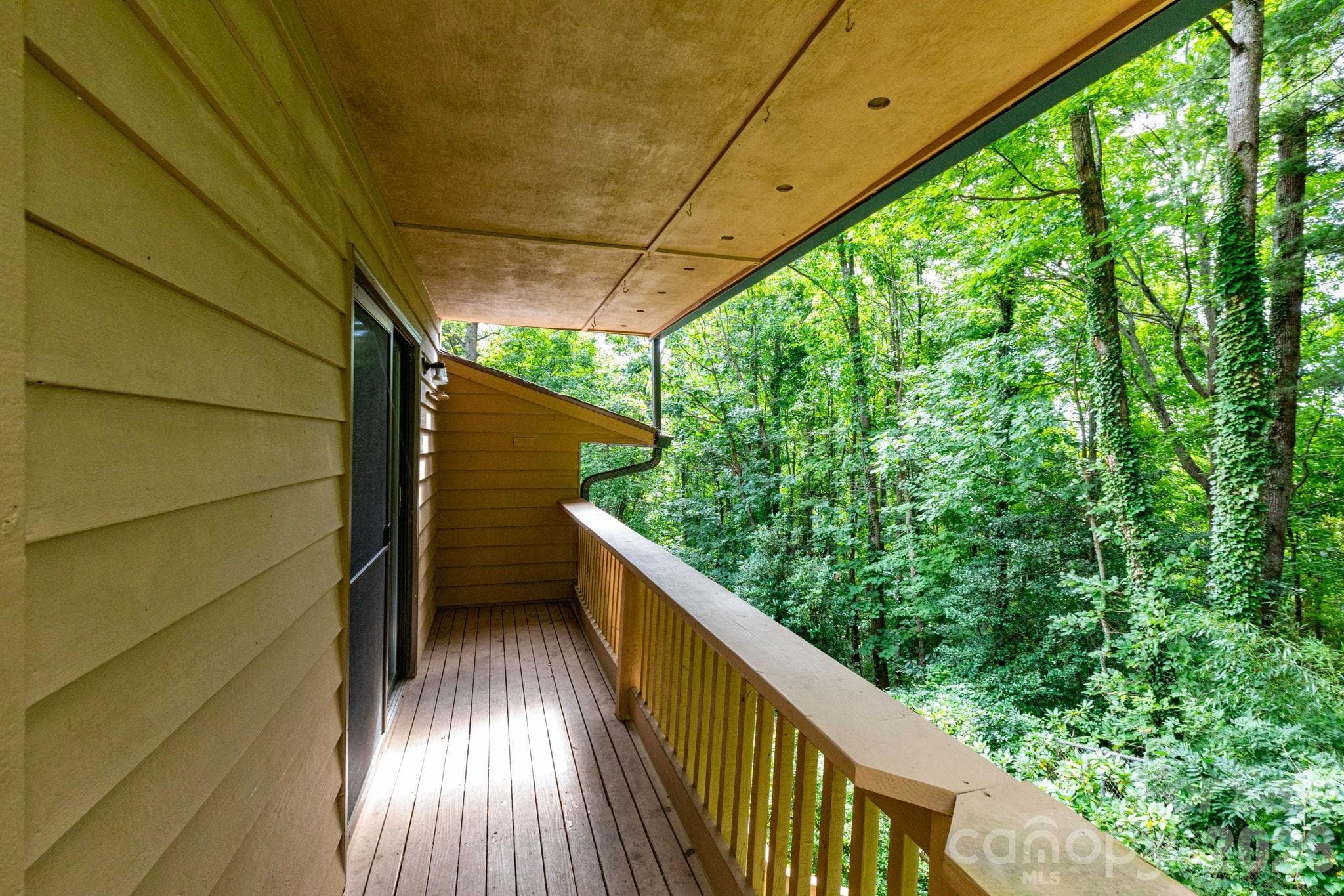 Townhouse at 404 Buck Cove Terrace, Asheville, photo 14 of 23