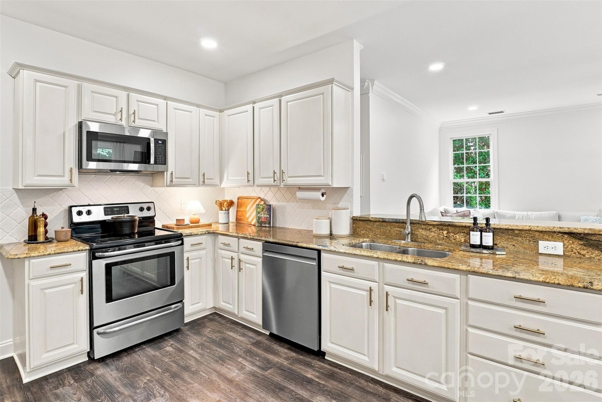 Single Family Residence at 9434 Valley Road, Charlotte, photo 15 of 44