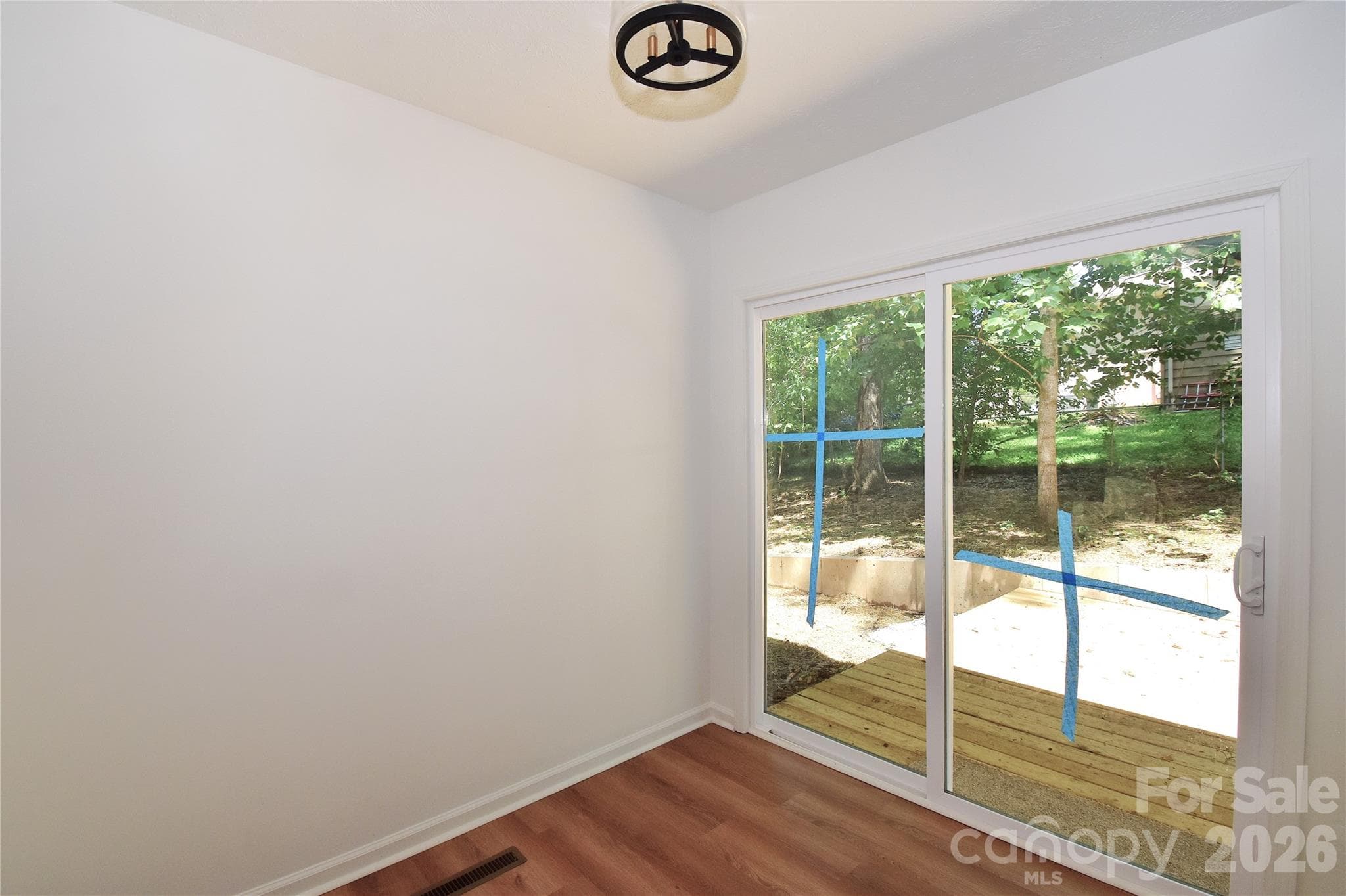 Single Family Residence at 19 S Ridge Place, Arden, photo 10 of 44