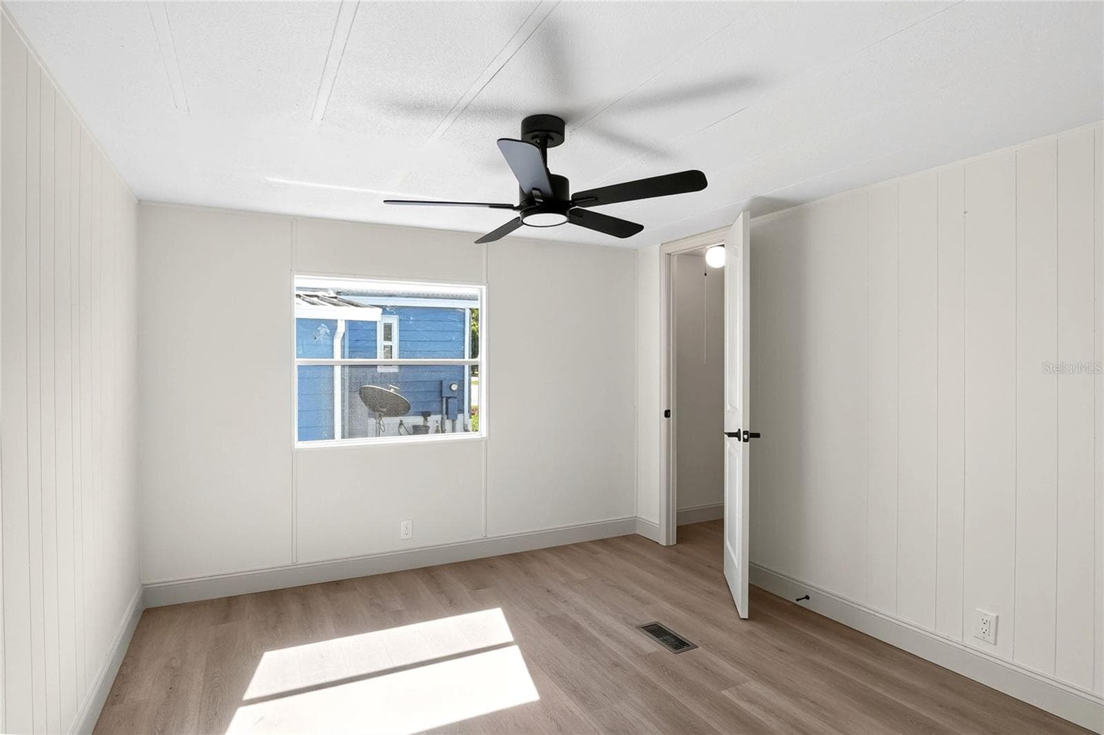 Bedroom 2, with walk in closet - 2055 S FLORAL AVE #55, BARTOW