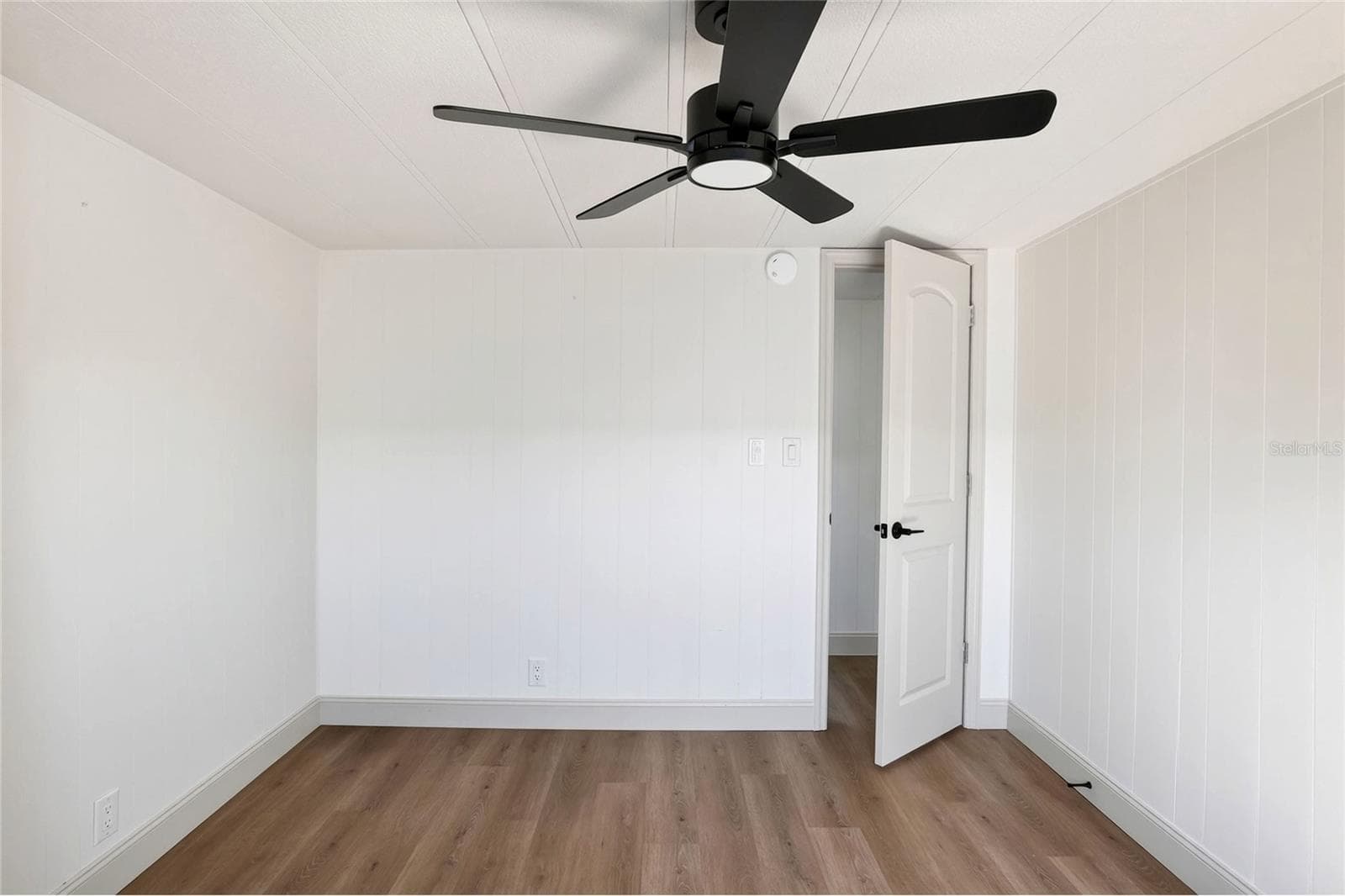 Bedroom 2, with walk in closet - 2055 S FLORAL AVE #55, BARTOW