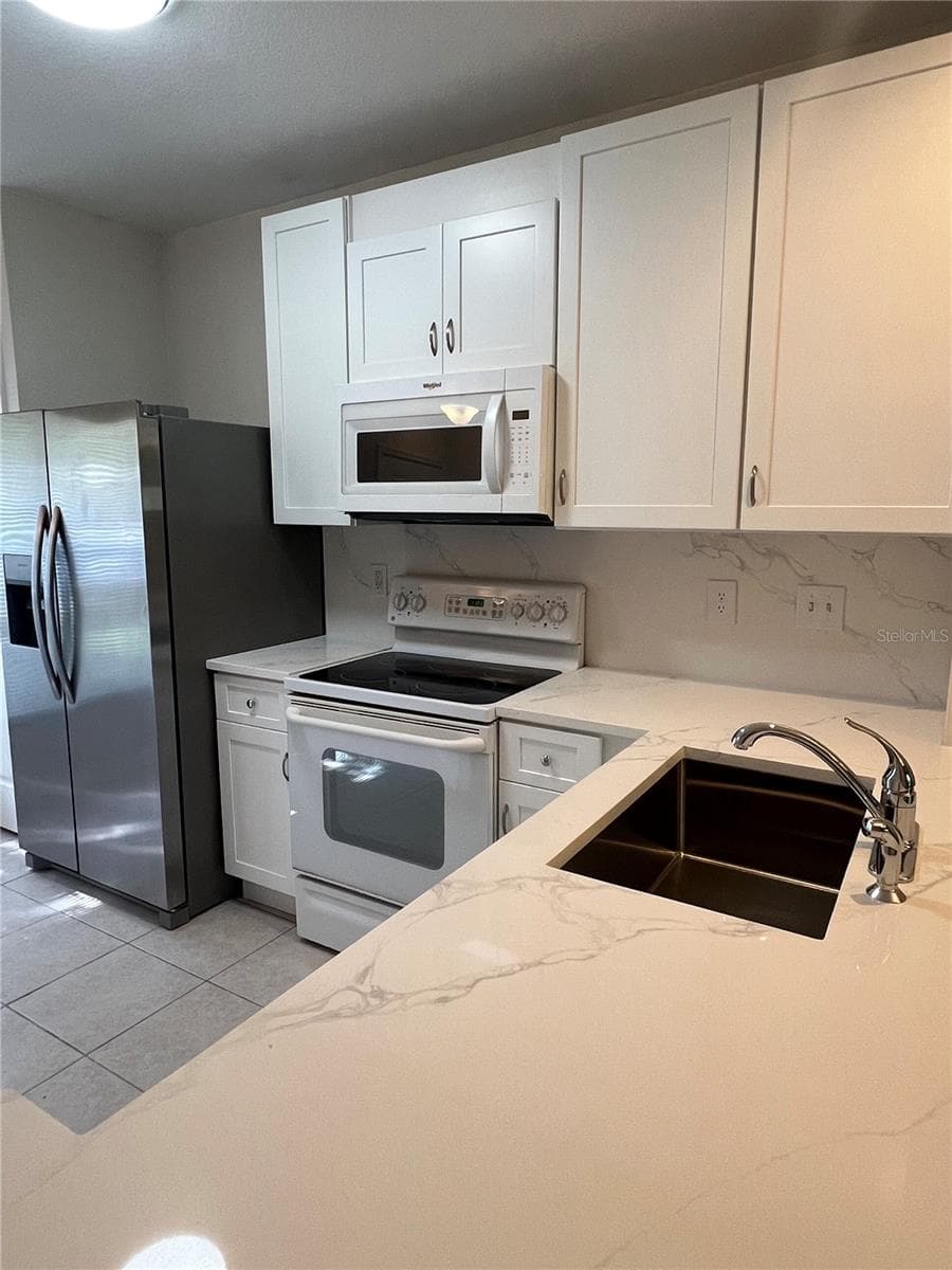 Kitchen - 5308 HAWKSTONE DR, SANFORD