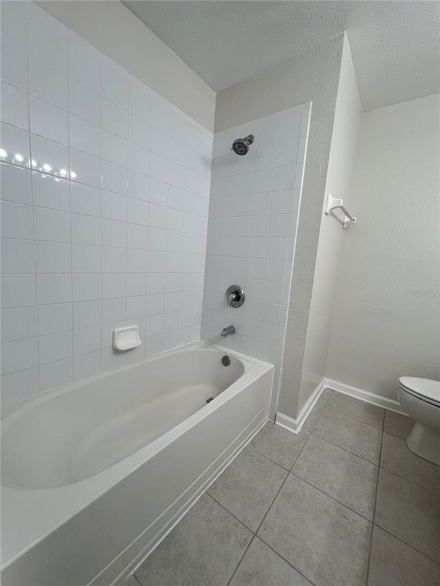 First Master Bathroom - 5308 HAWKSTONE DR, SANFORD