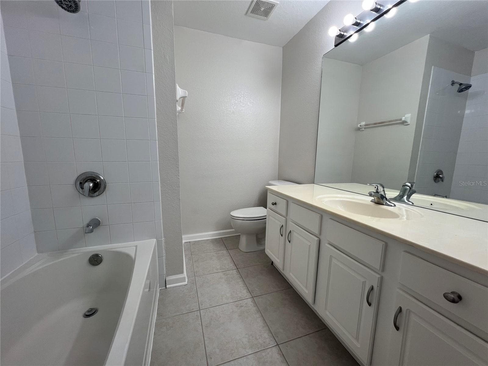 First Master Bathroom - 5308 HAWKSTONE DR, SANFORD
