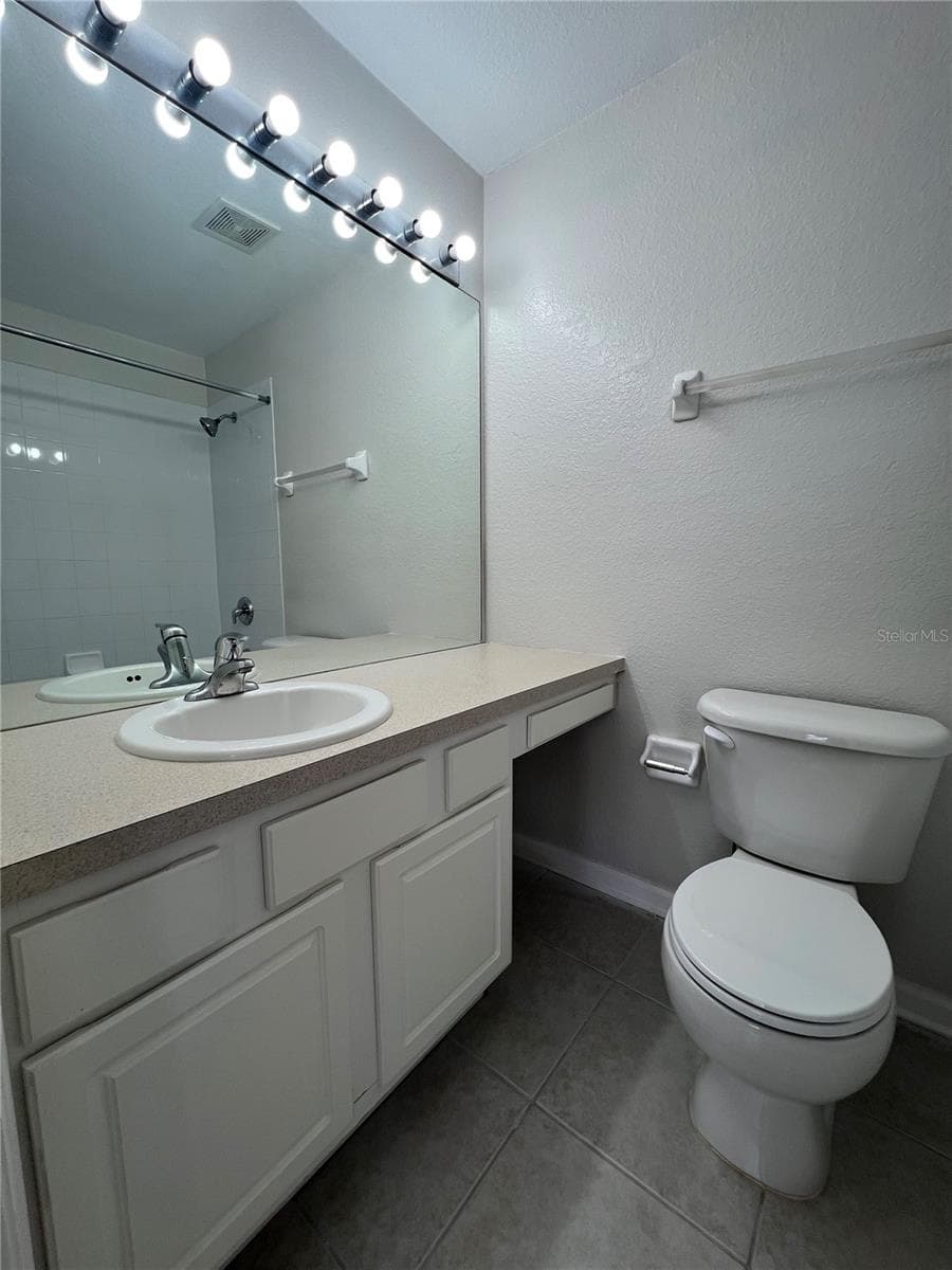 Second Master Bathroom - 5308 HAWKSTONE DR, SANFORD