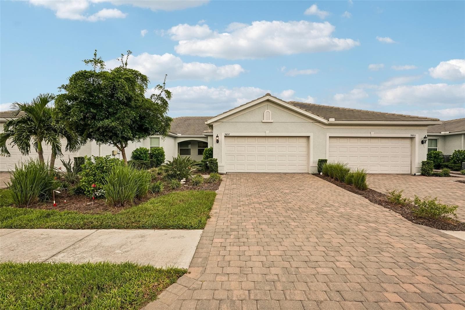 Villa at 9897 BRIGHT WATER DR, ENGLEWOOD, photo 3 of 38
