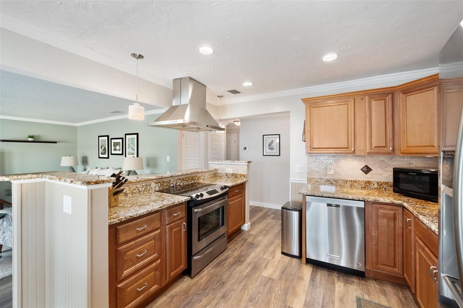 Condominium at 5257 BEACH DR SE #D, ST PETERSBURG, photo 5 of 42