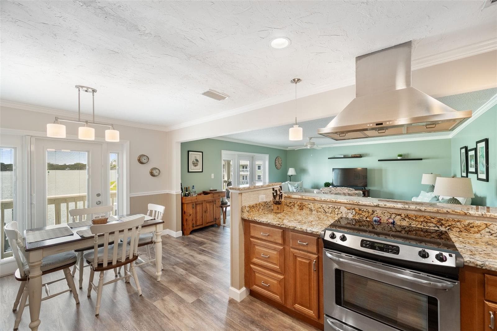 Condominium at 5257 BEACH DR SE #D, ST PETERSBURG, photo 6 of 42