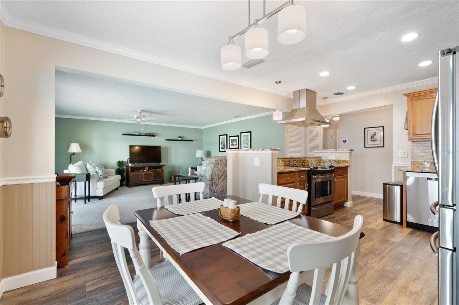 Condominium at 5257 BEACH DR SE #D, ST PETERSBURG, photo 12 of 42
