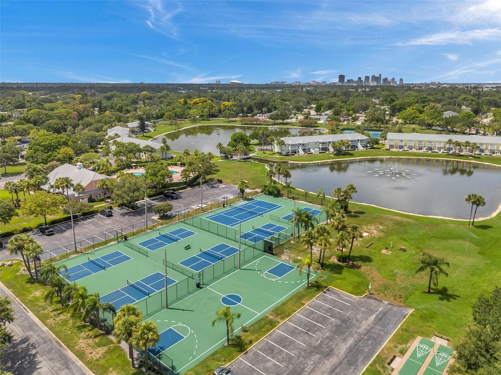 Condominium at 5257 BEACH DR SE #D, ST PETERSBURG, photo 34 of 42