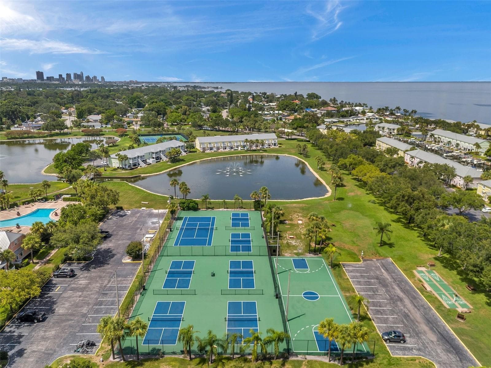 Condominium at 5257 BEACH DR SE #D, ST PETERSBURG, photo 35 of 42