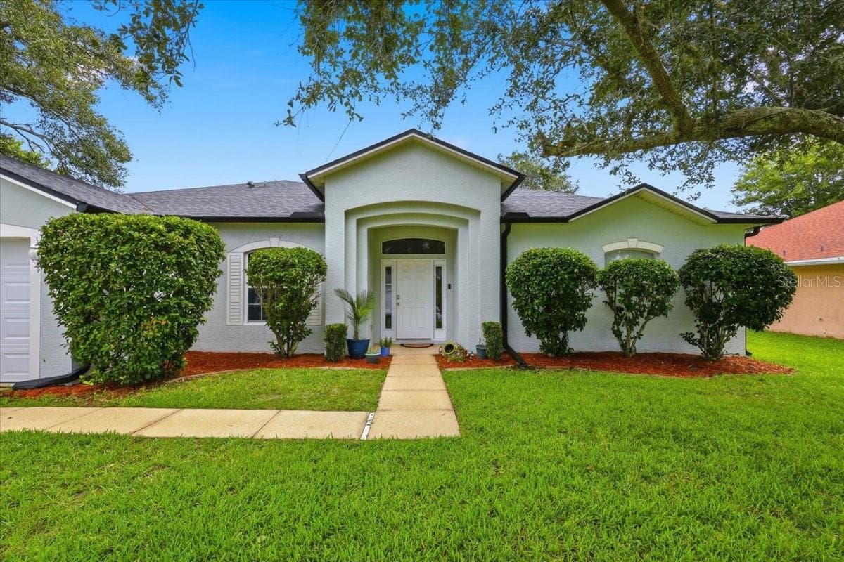 Single Family Residence at 6 BIRDSEYE PL, PALM COAST, photo 2 of 28