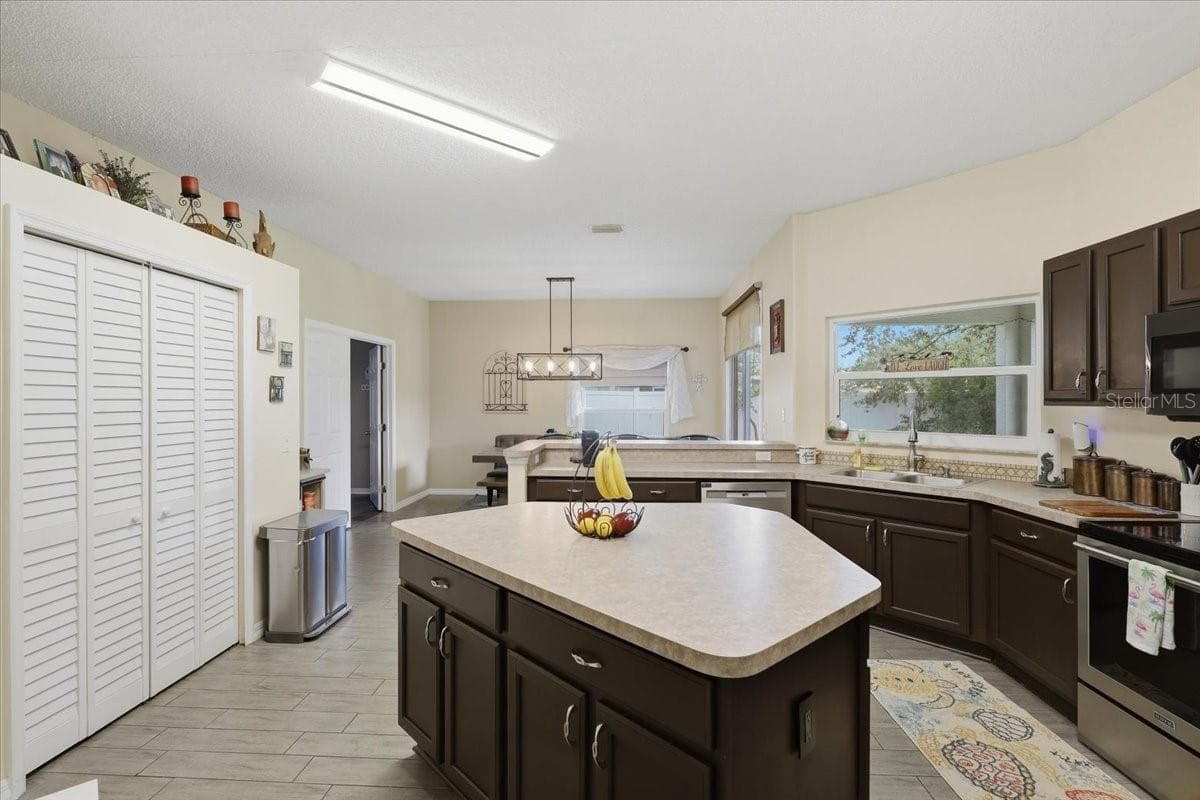 Single Family Residence at 6 BIRDSEYE PL, PALM COAST, photo 7 of 28