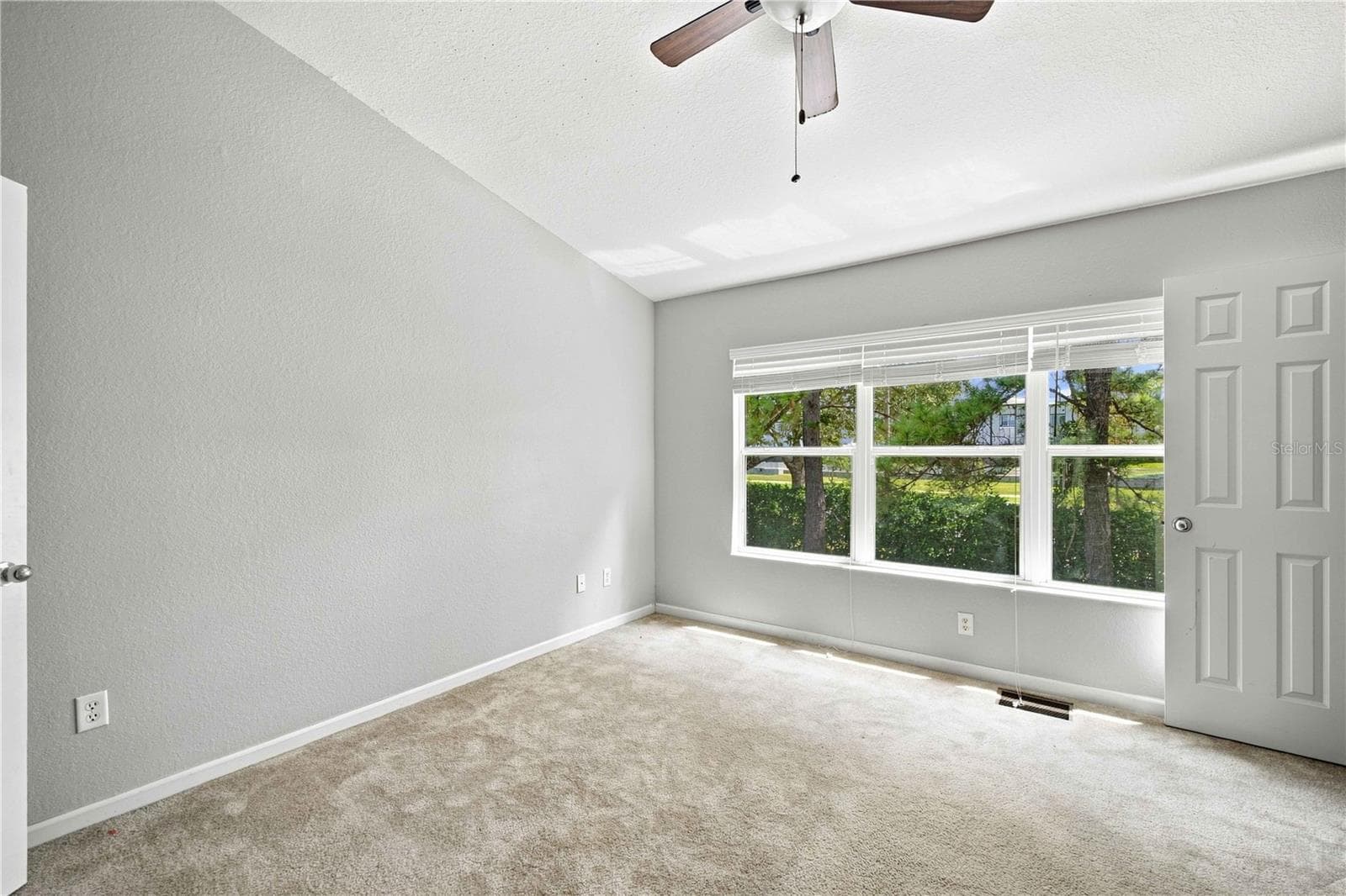 Townhouse at 4434 SW 49TH AVE, OCALA, photo 13 of 20