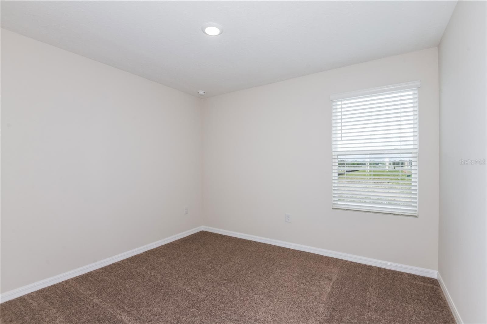 Single Family Residence at 9867 PELICAN COAST DR, DADE CITY, photo 6 of 24
