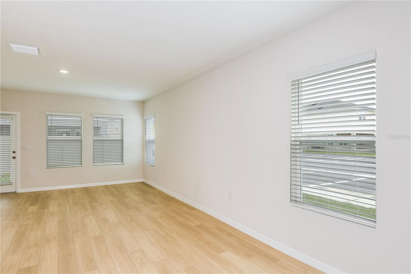 Single Family Residence at 9867 PELICAN COAST DR, DADE CITY, photo 14 of 24