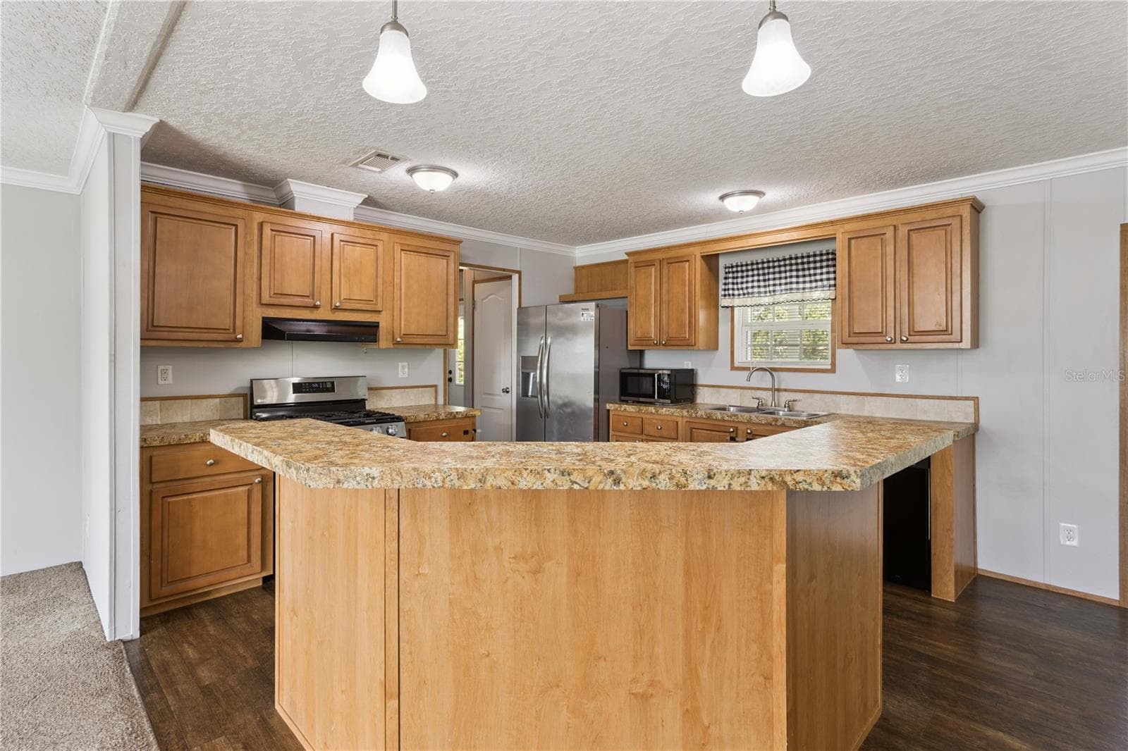 Manufactured Home at 33525 LINDA DR, LEESBURG, photo 13 of 47