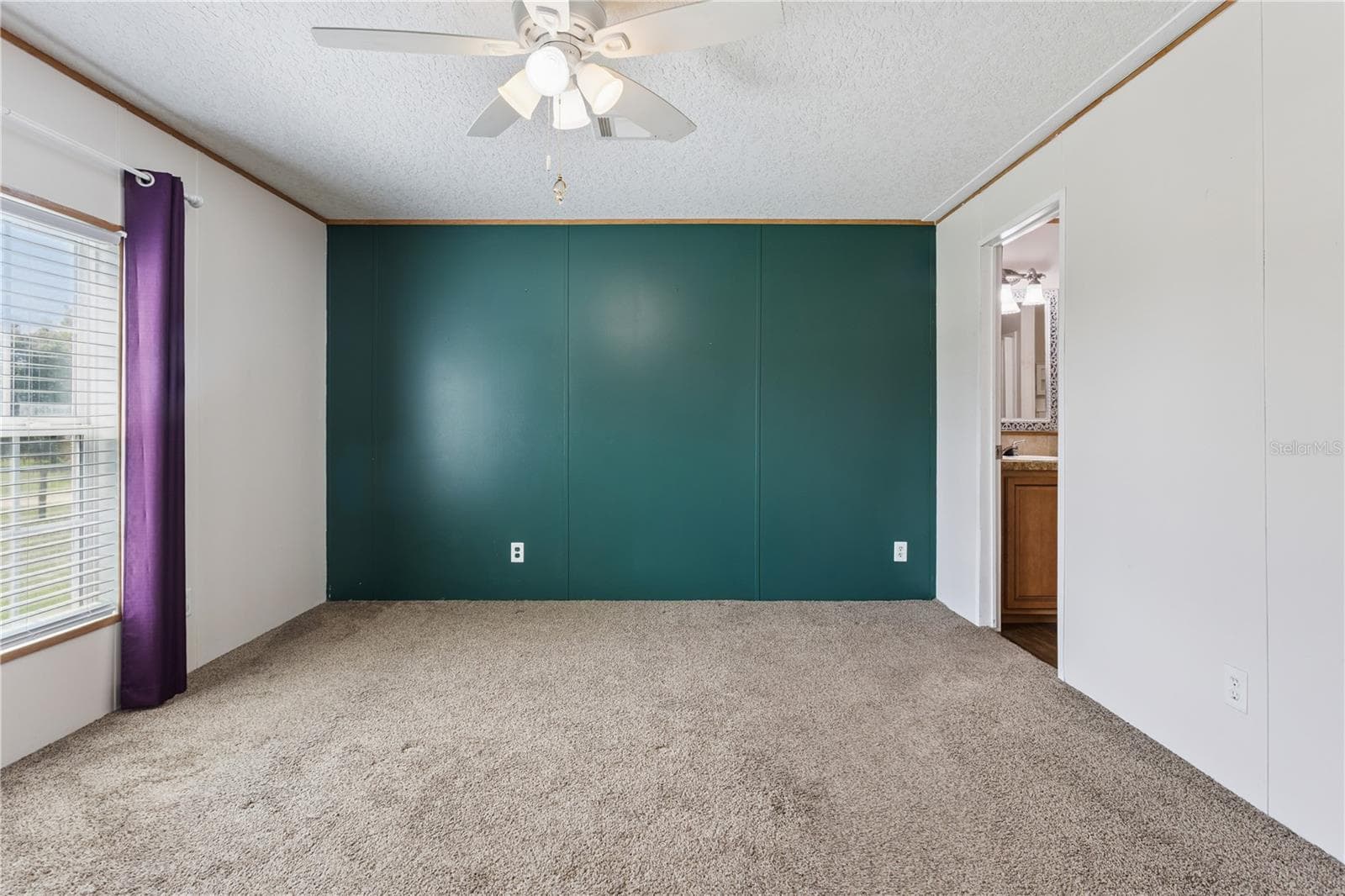 Manufactured Home at 33525 LINDA DR, LEESBURG, photo 15 of 47