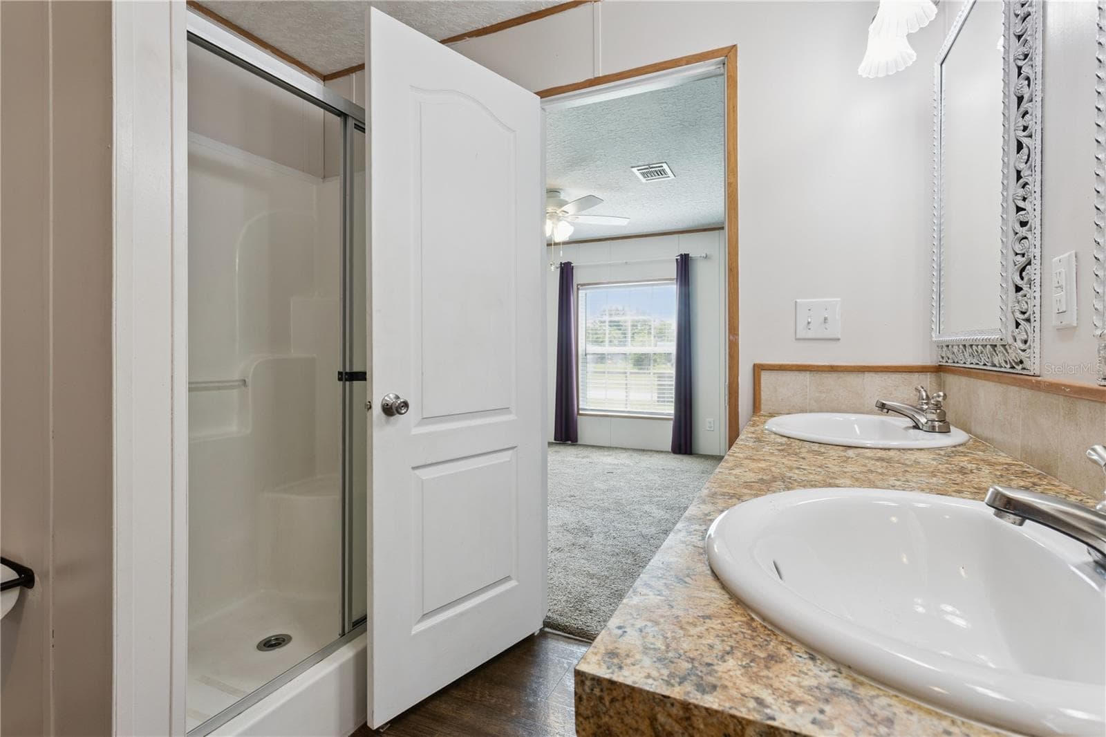 Manufactured Home at 33525 LINDA DR, LEESBURG, photo 23 of 47