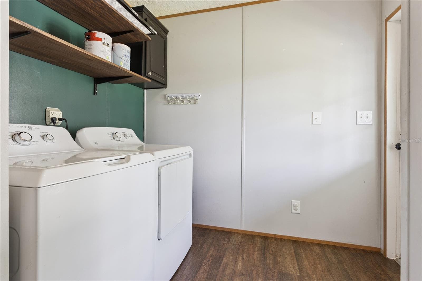 Manufactured Home at 33525 LINDA DR, LEESBURG, photo 27 of 47