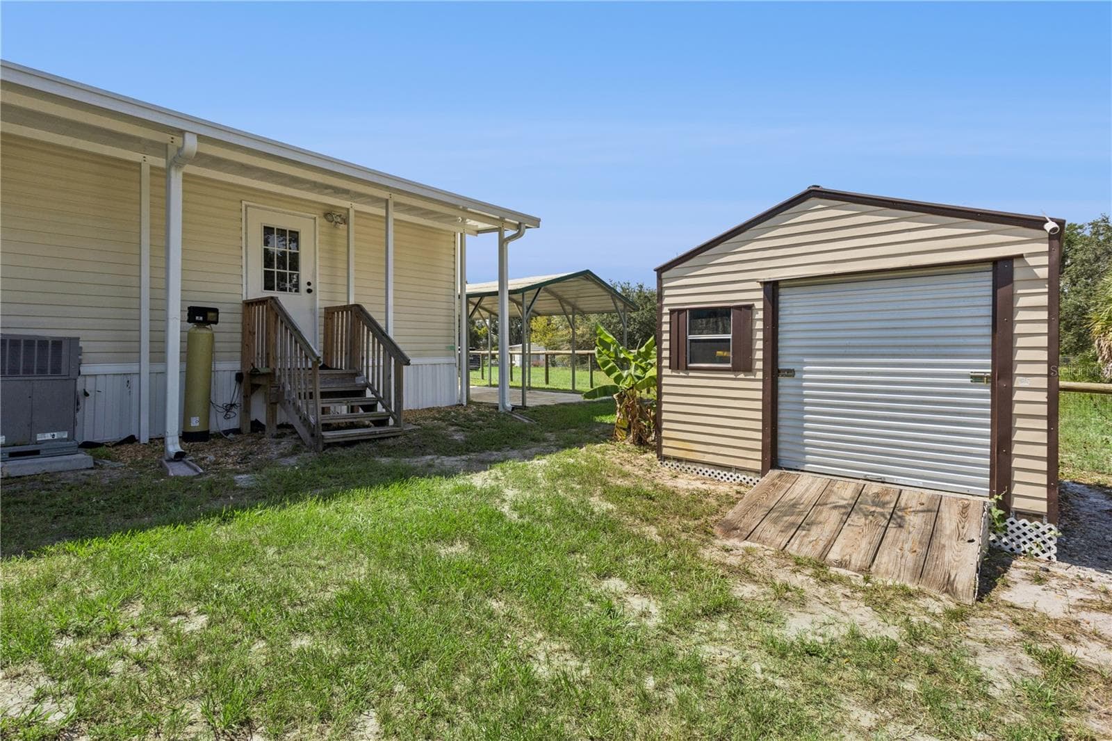 Manufactured Home at 33525 LINDA DR, LEESBURG, photo 30 of 47