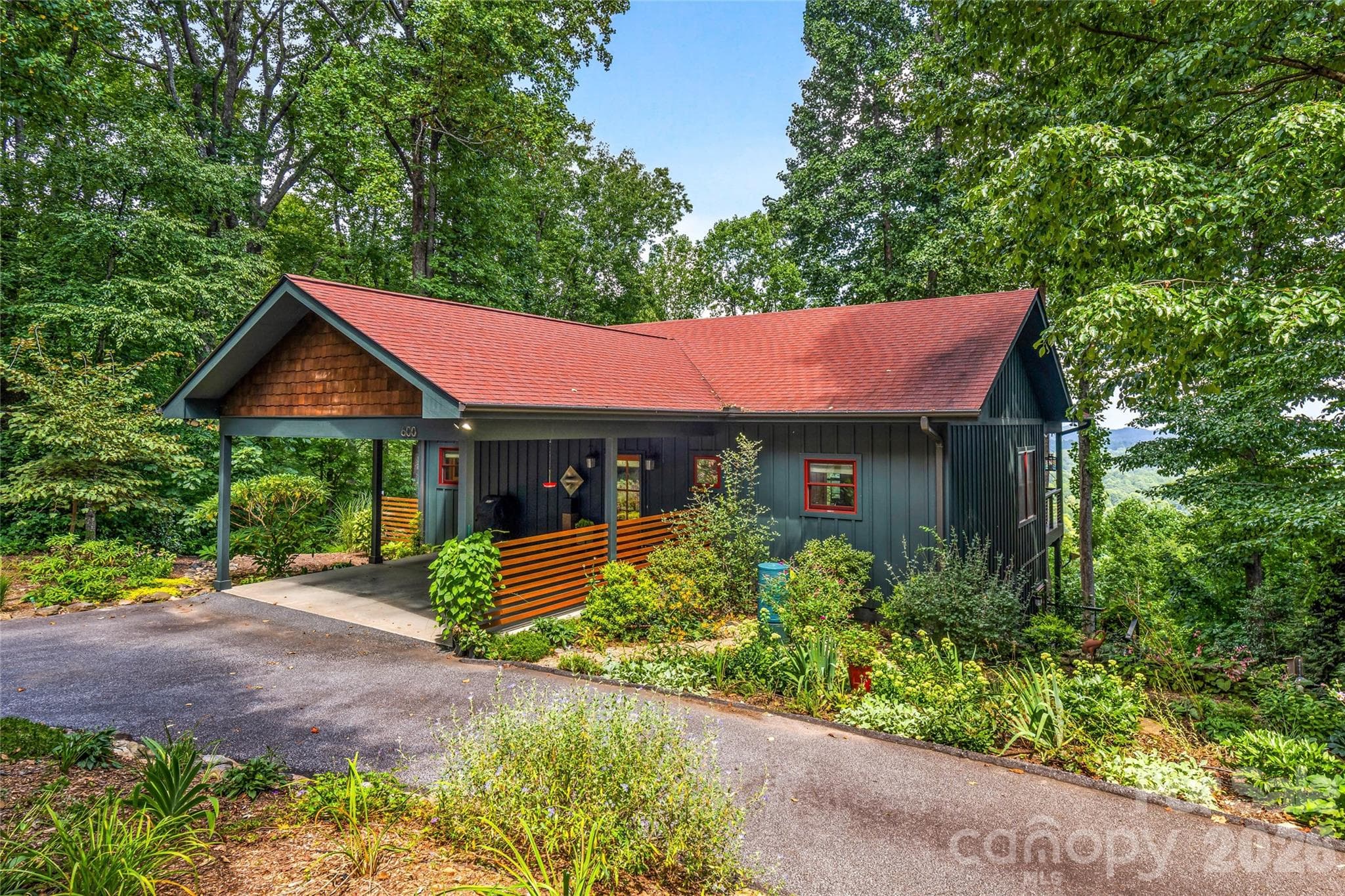 Single Family Residence at 600 Tanglewood Lane, Saluda, photo 2 of 48