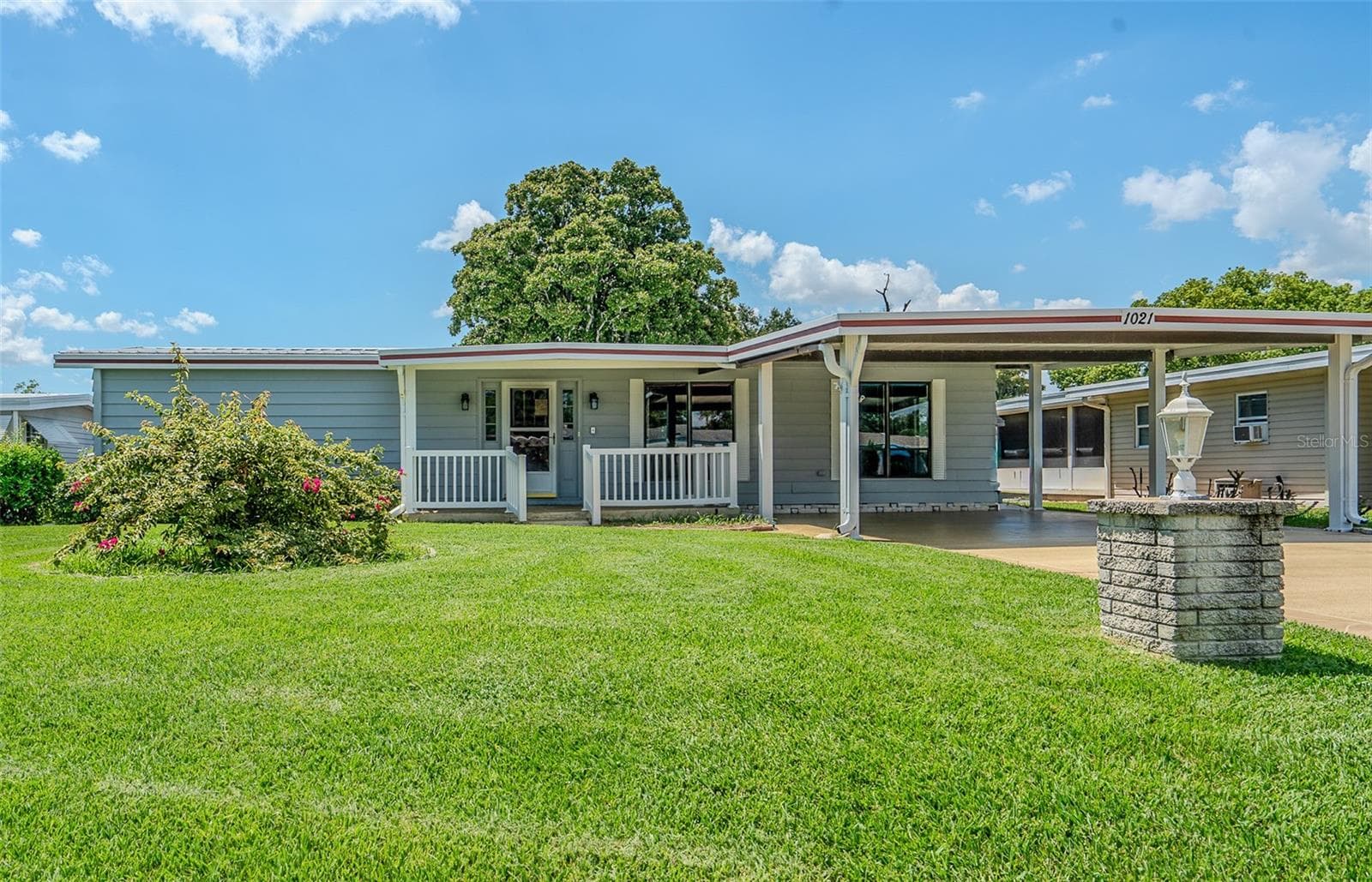 1021 HILLTOP RD