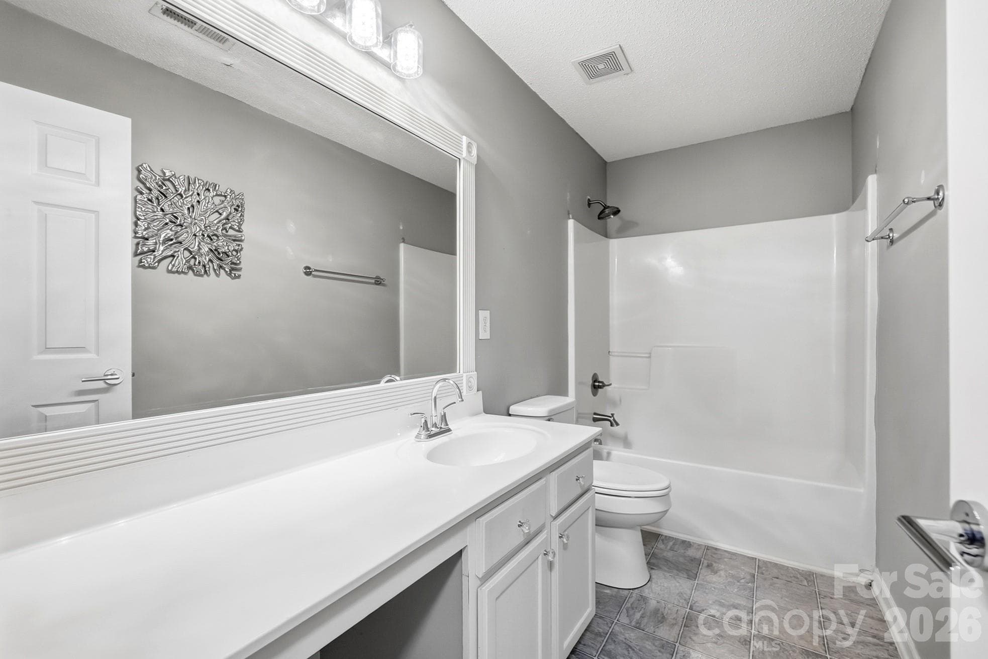 Hall Bathroom - 6324 Carpentaria Court, Charlotte