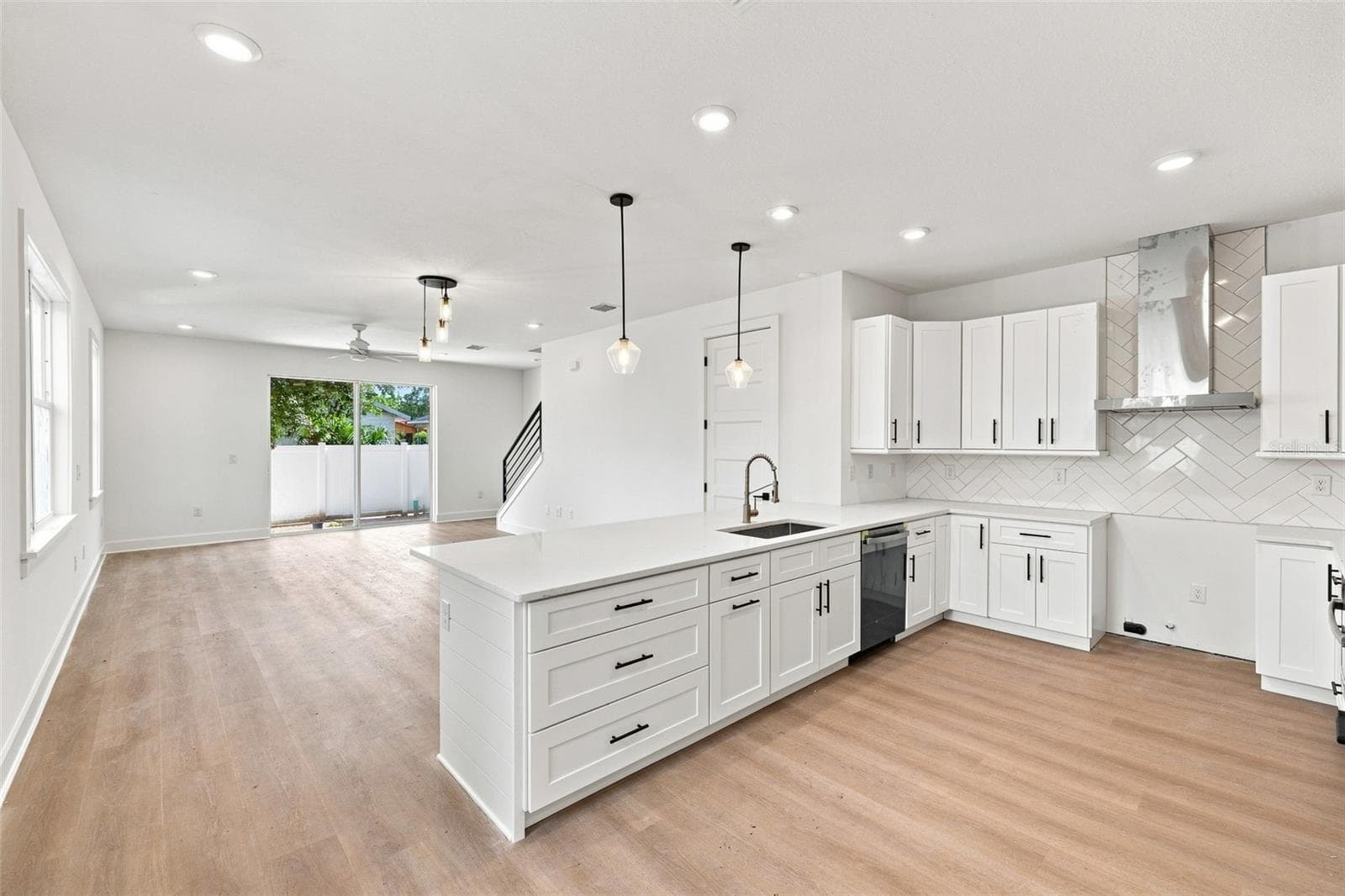 Townhouse at 2508 W GRAY ST #1, TAMPA, photo 7 of 41