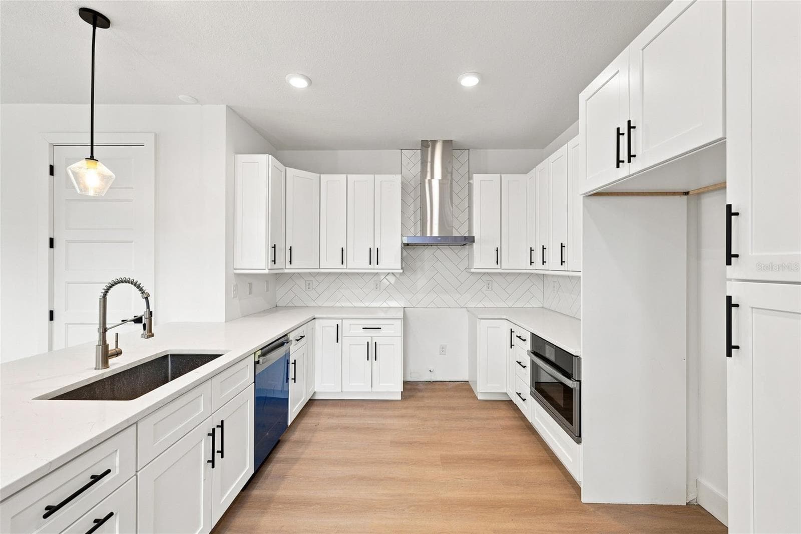 Townhouse at 2508 W GRAY ST #1, TAMPA, photo 11 of 41