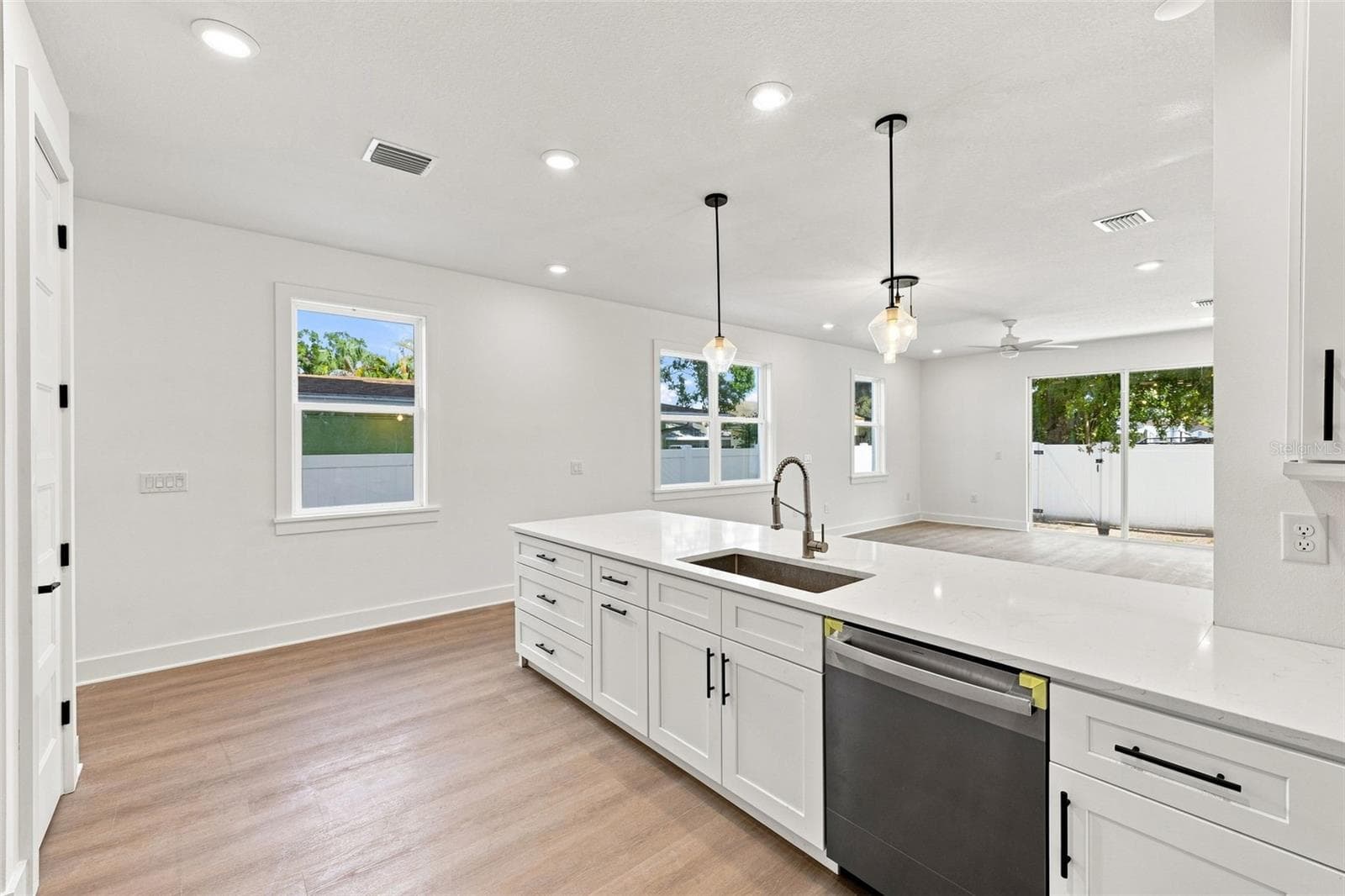 Townhouse at 2508 W GRAY ST #2, TAMPA, photo 13 of 41