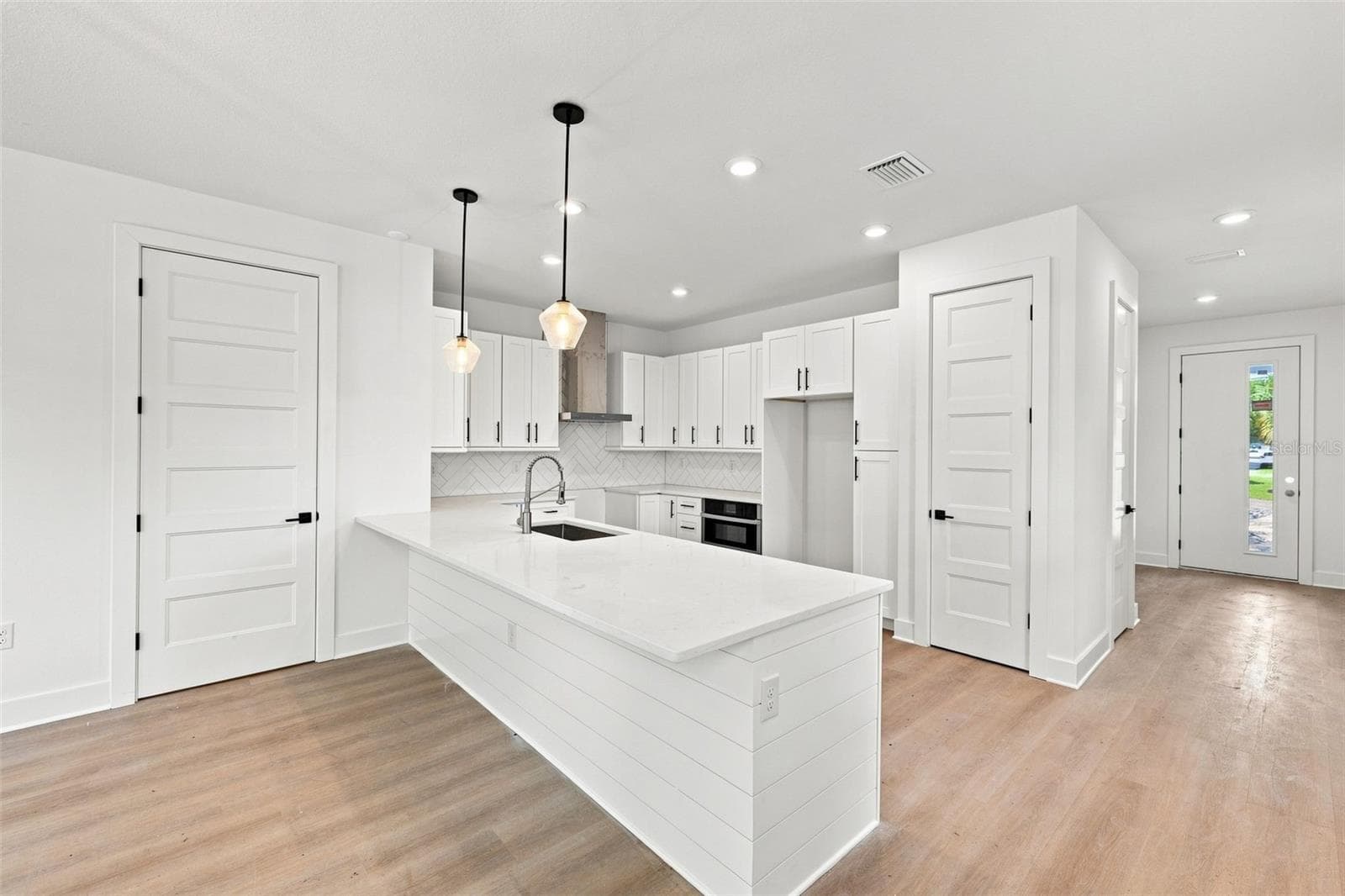 Townhouse at 2508 W GRAY ST #2, TAMPA, photo 14 of 41