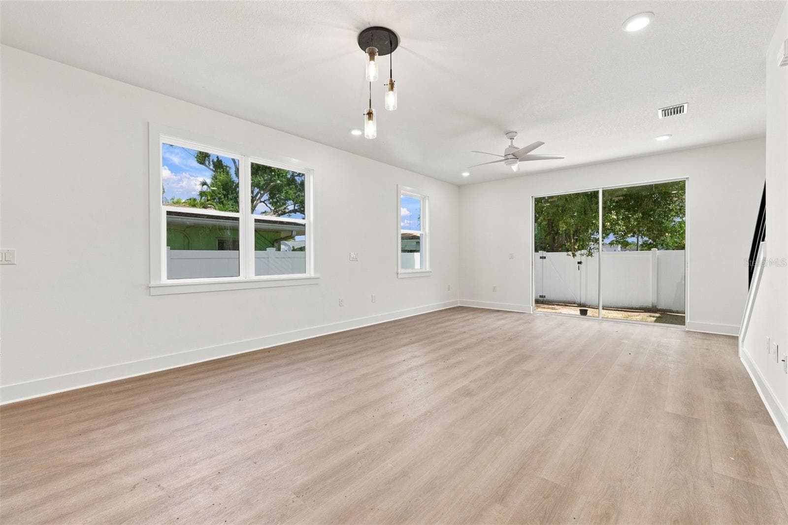 Townhouse at 2508 W GRAY ST #2, TAMPA, photo 15 of 41