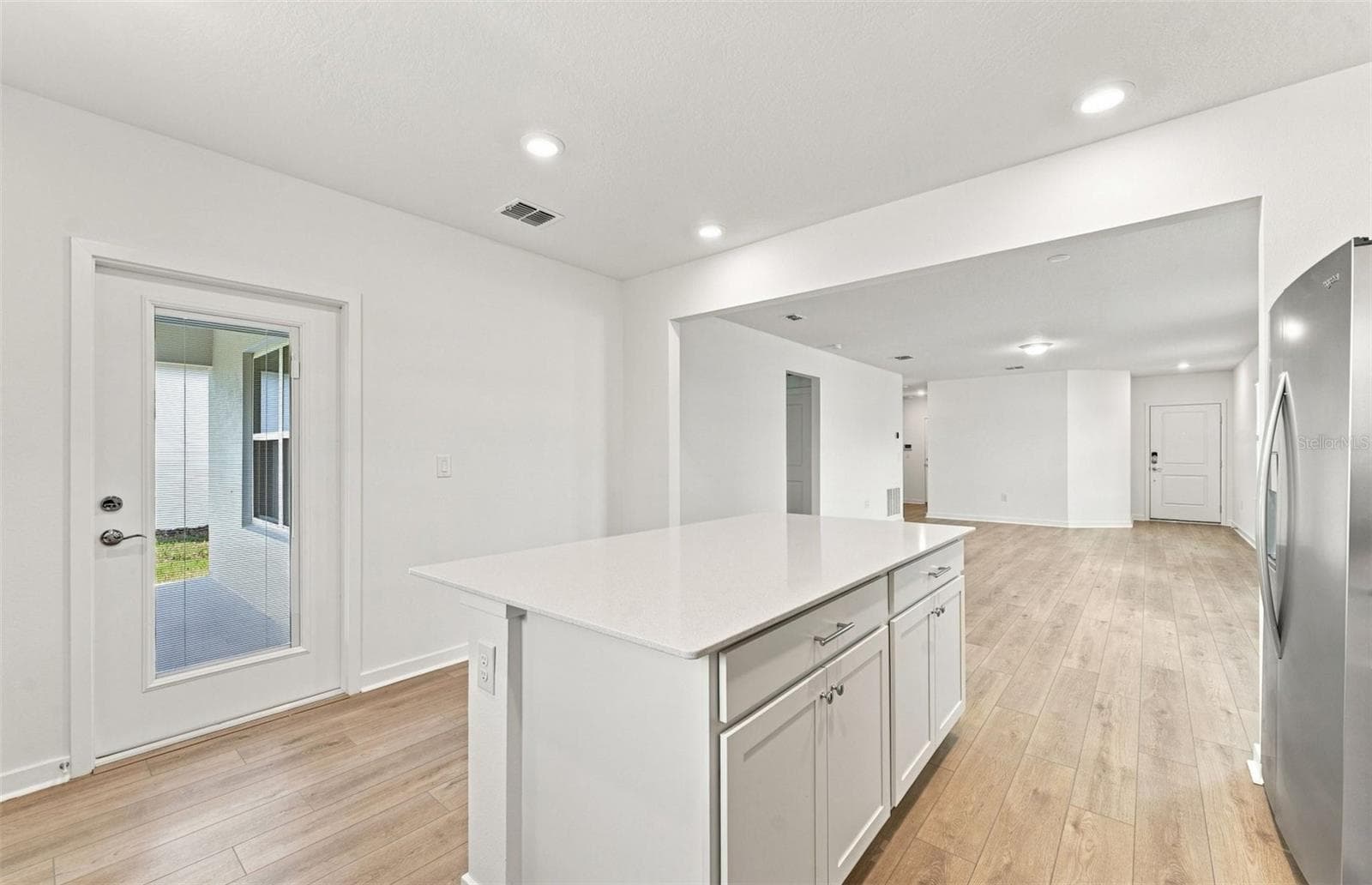 Center Island w/Storage - 9181 NEWMONS PL, WILDWOOD