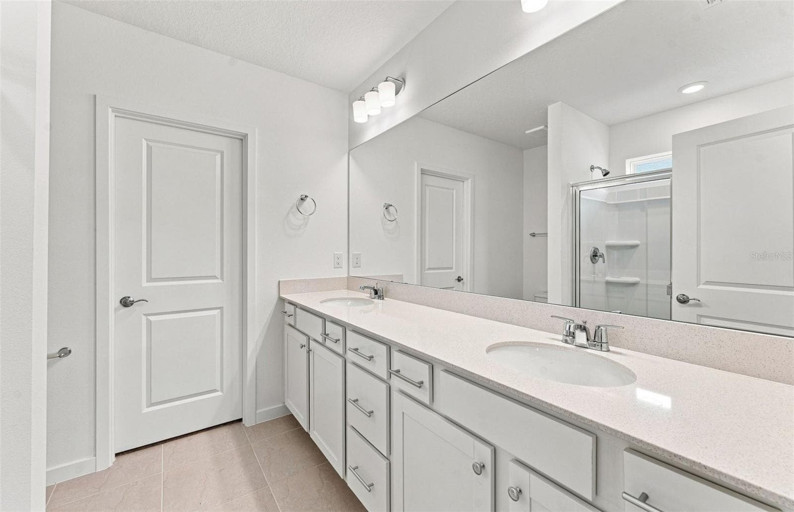 Owner's Bath w/Dual Sinks - 9181 NEWMONS PL, WILDWOOD