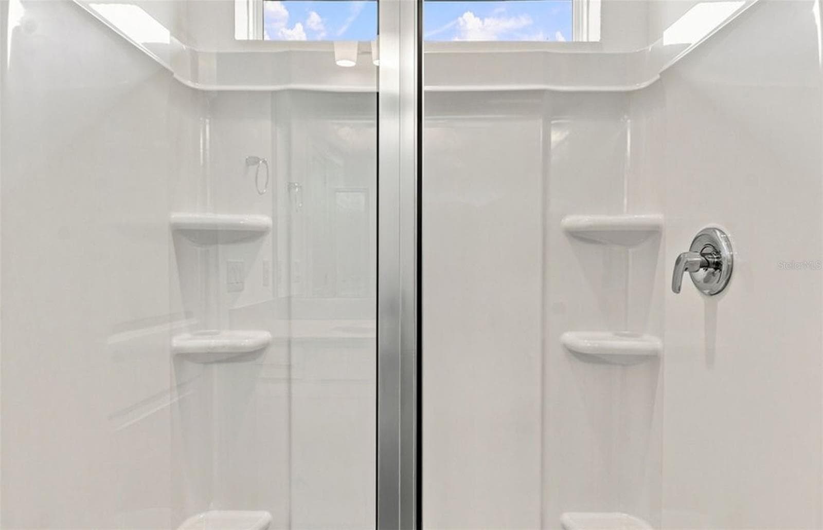 Owner's Walk-in Shower - 9181 NEWMONS PL, WILDWOOD