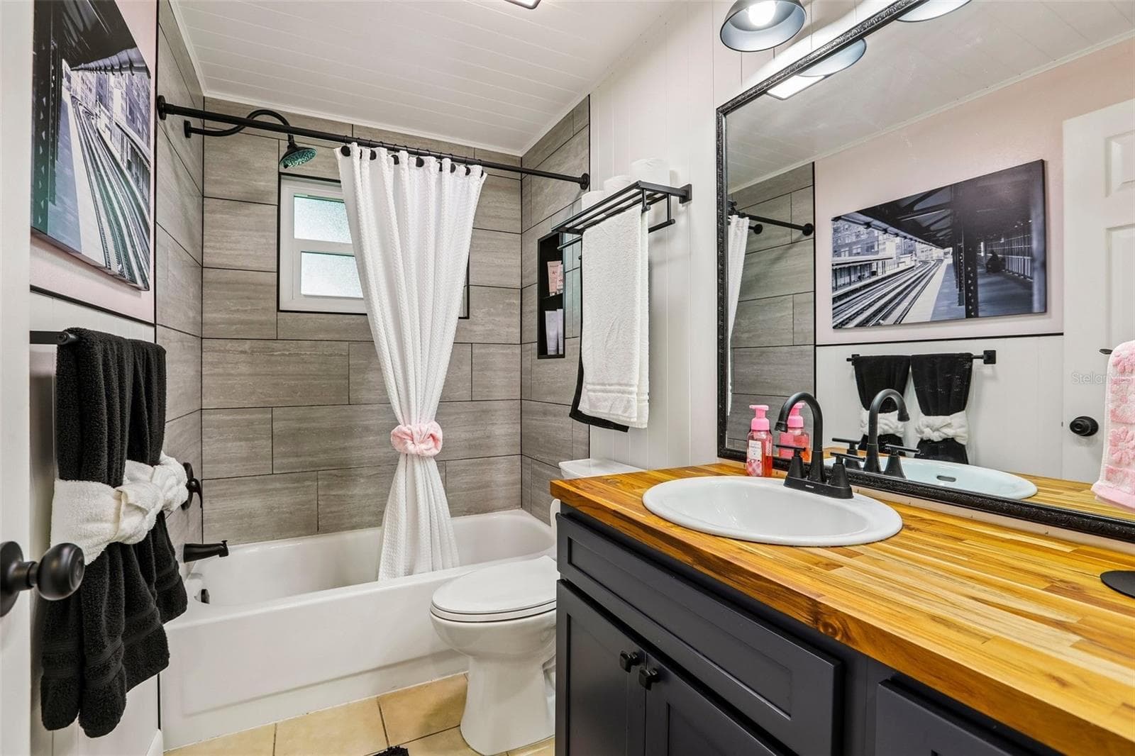 Single Family Residence at 3420 PALOMA DR, HOLIDAY, photo 9 of 26
